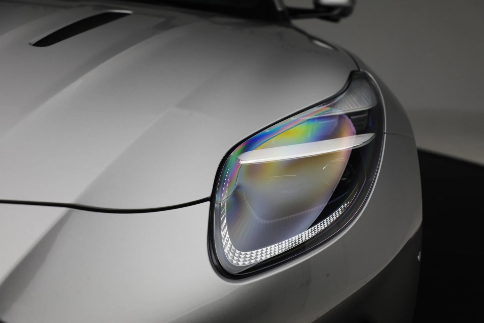 mph034_4014531328_New_2026_Aston_Martin_DB_12_Volante_933cd813bc