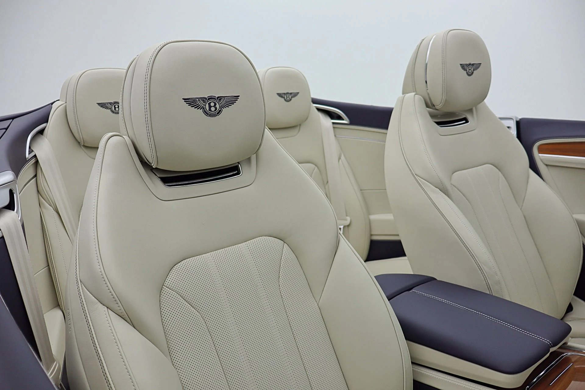 mph034_4019689136_New_2026_Bentley_Continental_GTC_cc12527d1c