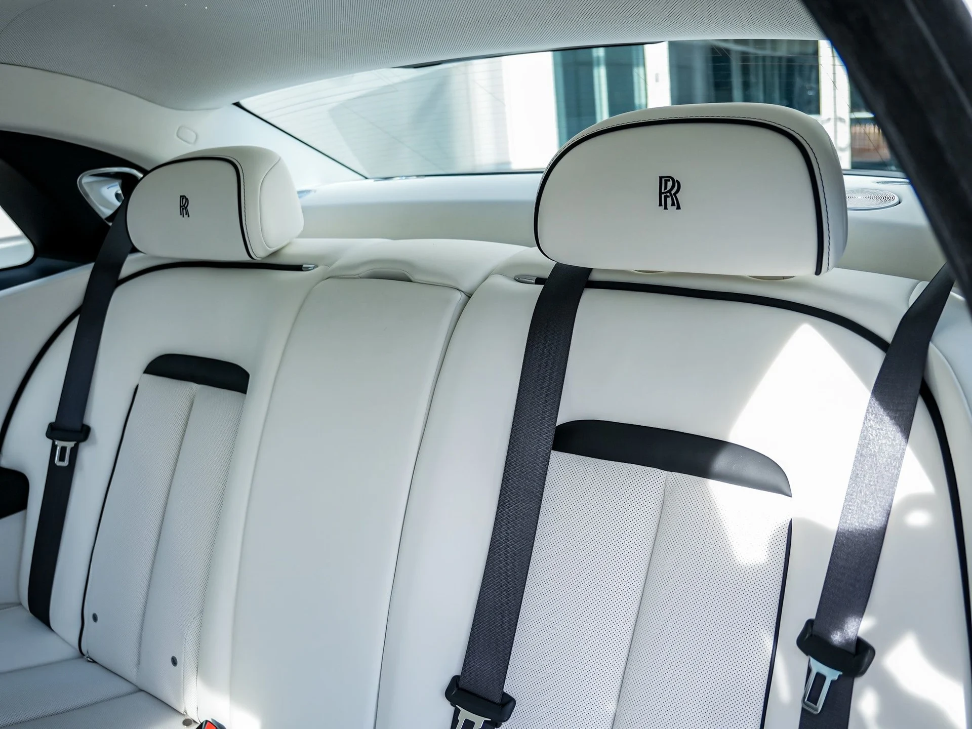 mph034_4023222325_Hi_Tech_Luxury_Imports_LLC_SCA_23_GZ_00_VU_236165_image_34_5bb2db0278