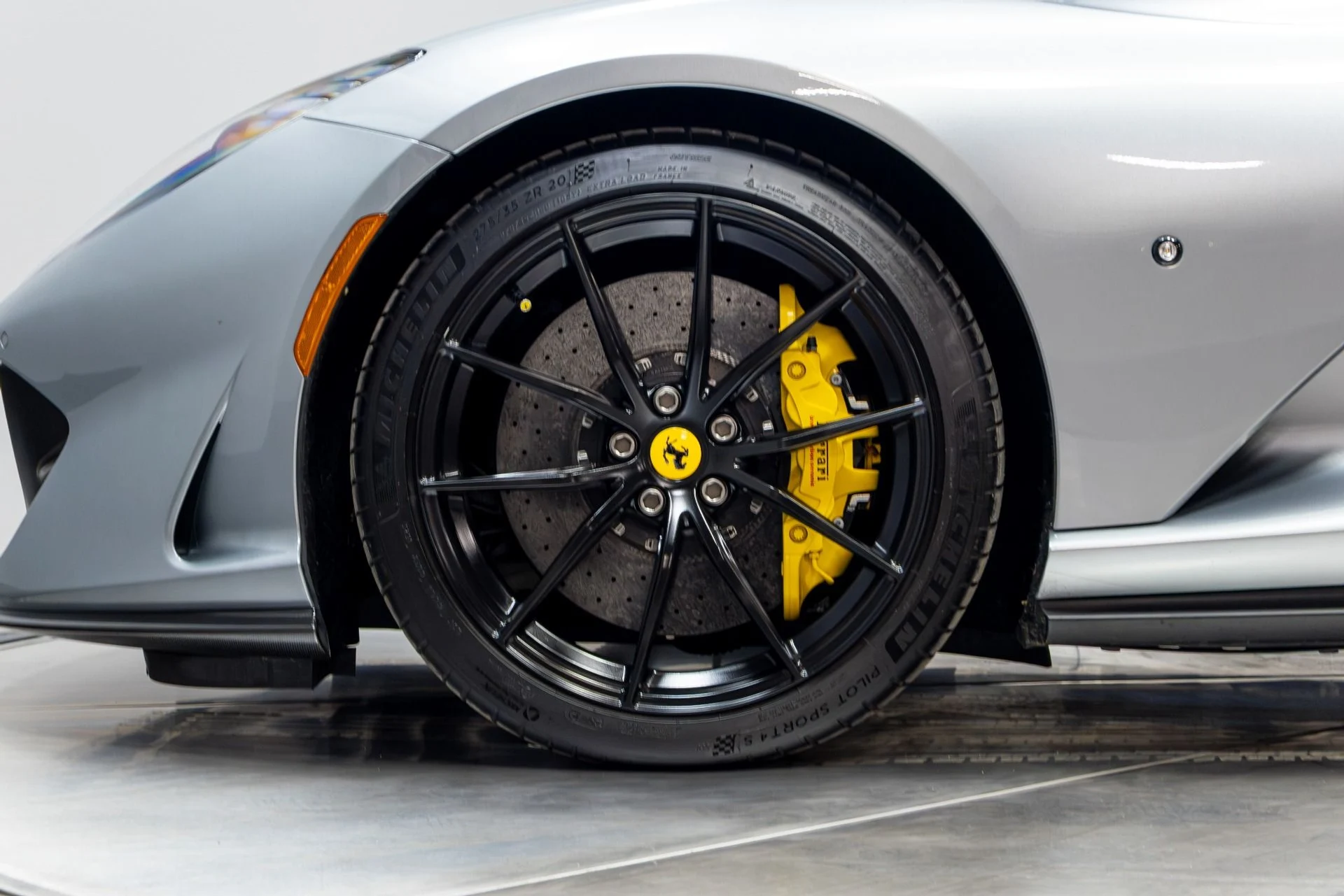 mph034_403941293_Used_2018_Ferrari_812_Superfast_1777416678_560b1155e3