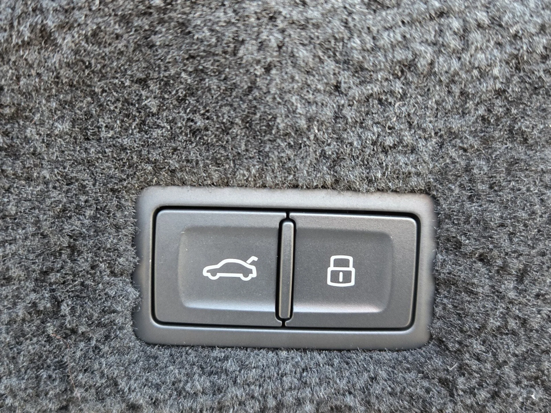 mph034_4049120925_de9b5987576a70c2855a9a17caceff39x_2bd96c5690