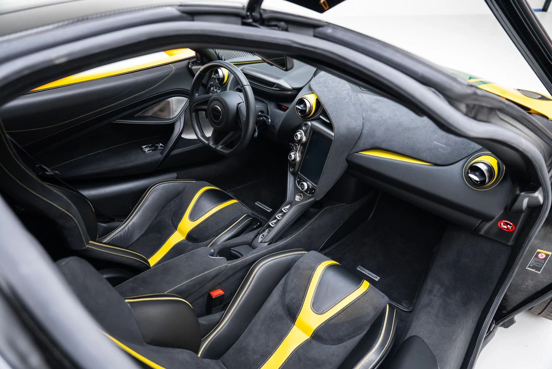 mph034_4054118925_Used_2018_Mc_Laren_720_S_Performance_1764709417_7da26546bf