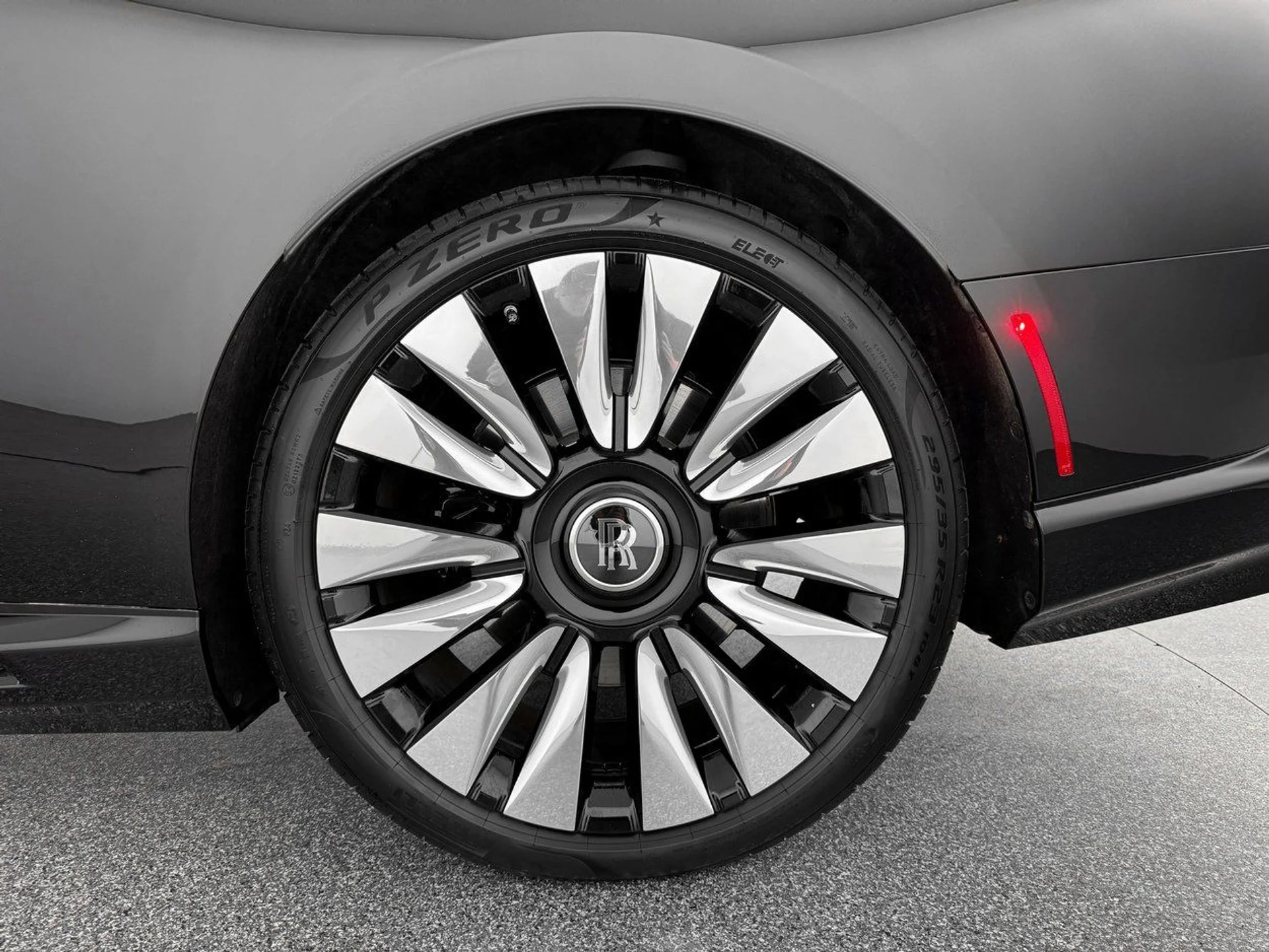 mph034_4089677148_a9ebb35d4d2ef573a0bb78b45a6eb688x_57aad896c1