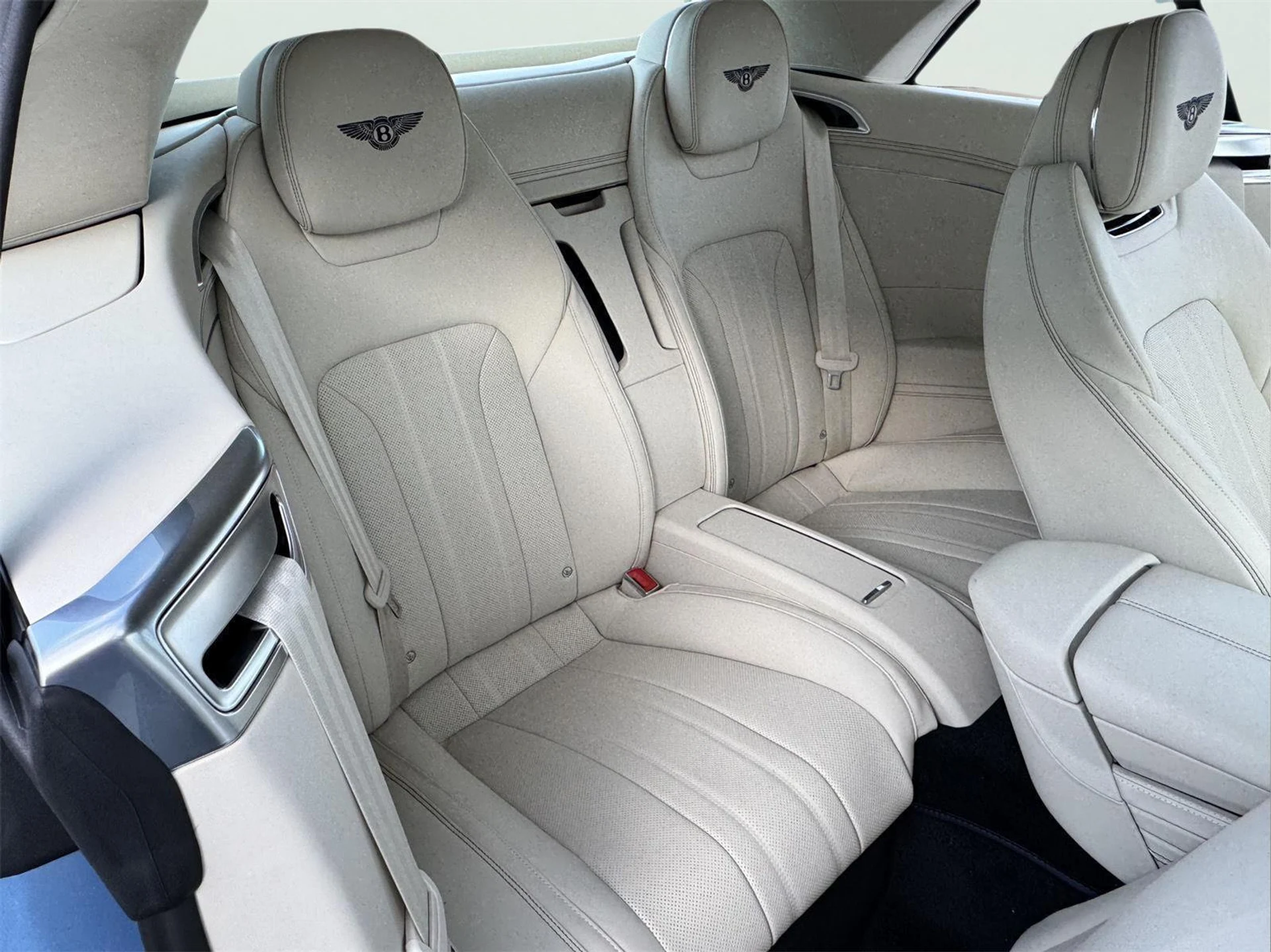 mph034_4100772220_b2f9d212febda749e6d9b3bf50ee189a_a4631f9745