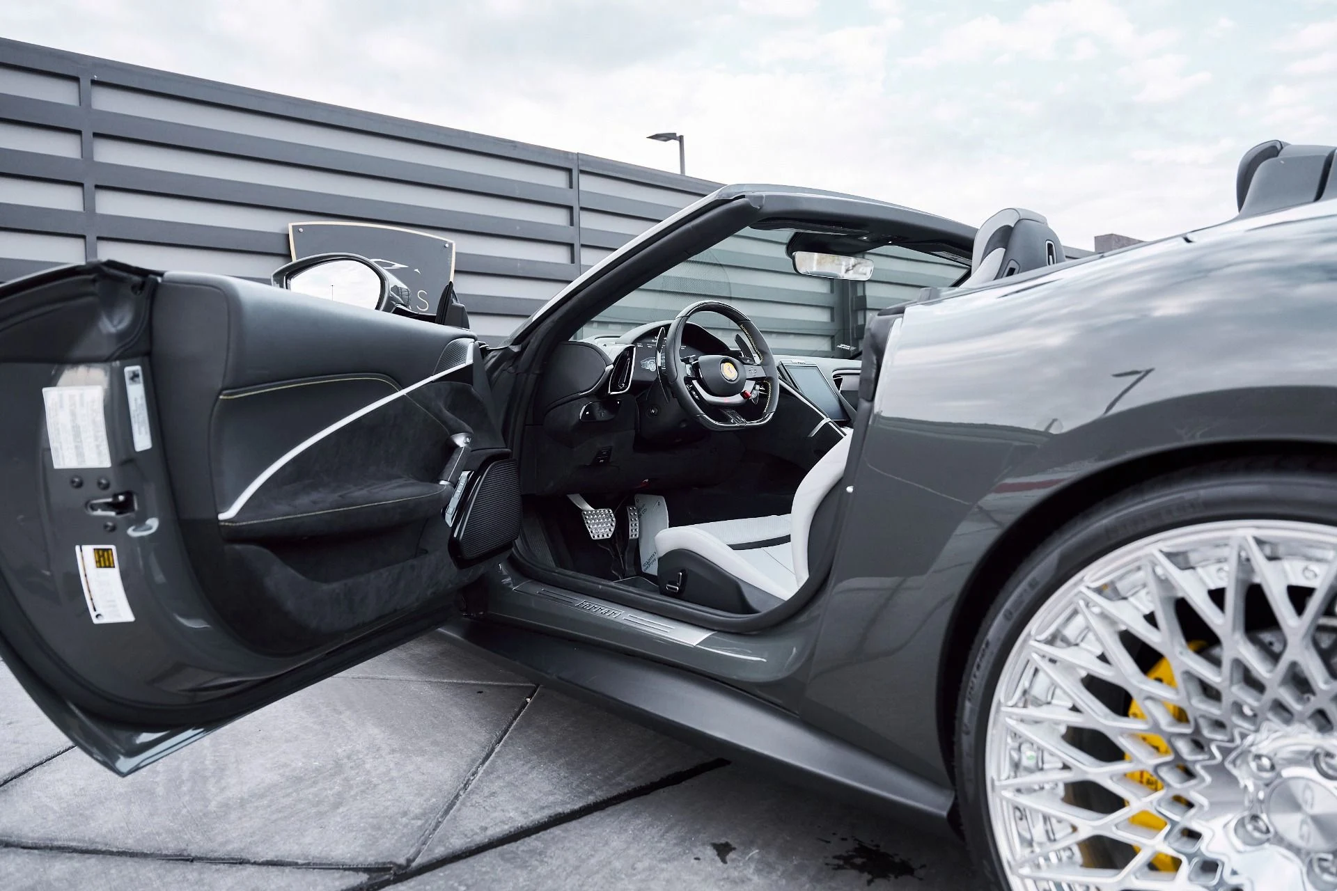 mph034_4107547035_Used_2024_Ferrari_Roma_Base_1769222129_09486c1cef