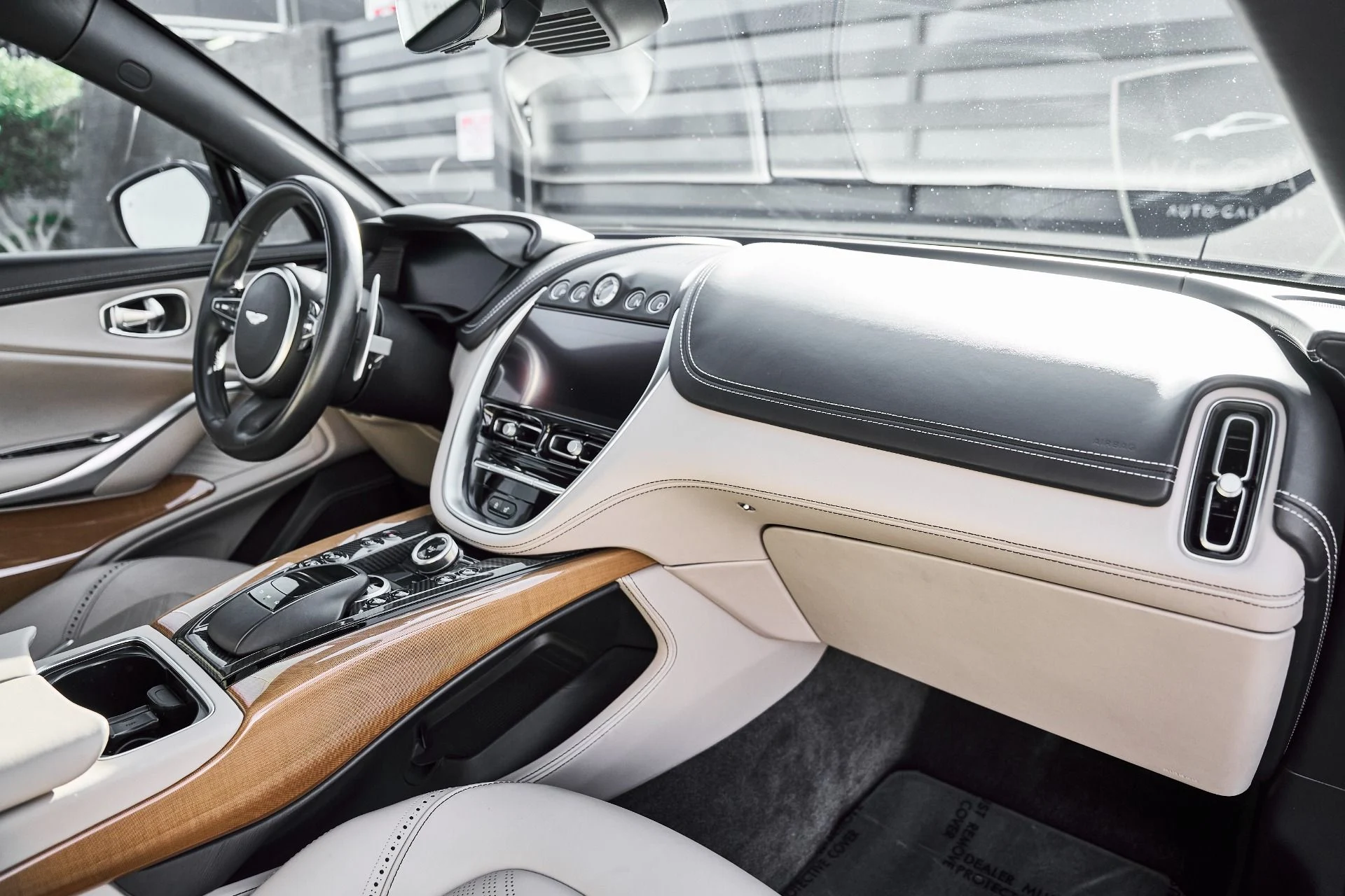 mph034_4124284802_Used_2023_Aston_Martin_DBX_707_1774652408_9334dafc9a