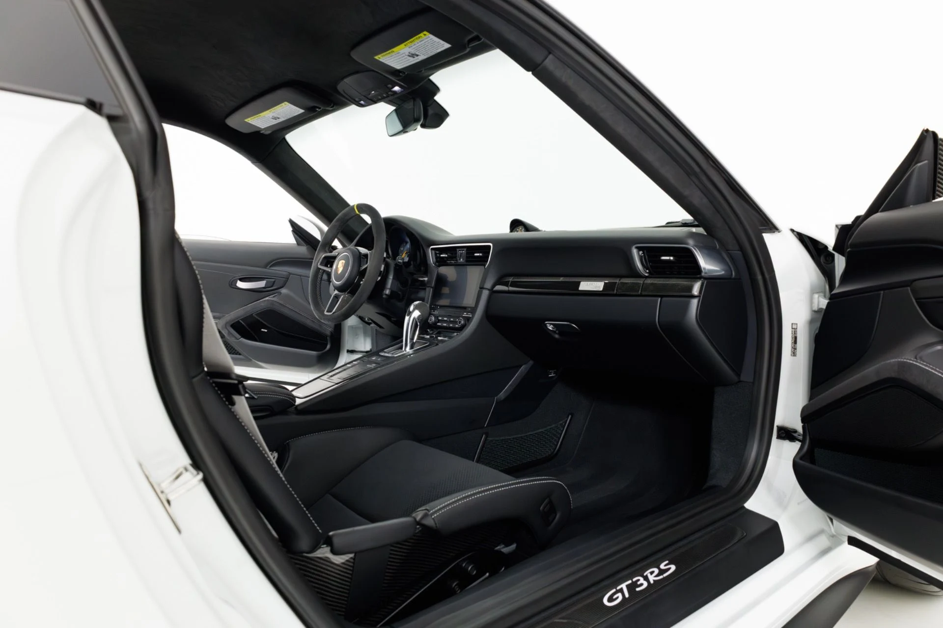 mph034_4127883300_Used_2019_Porsche_911_GT_3_RS_1774651730_7e7cb1242b