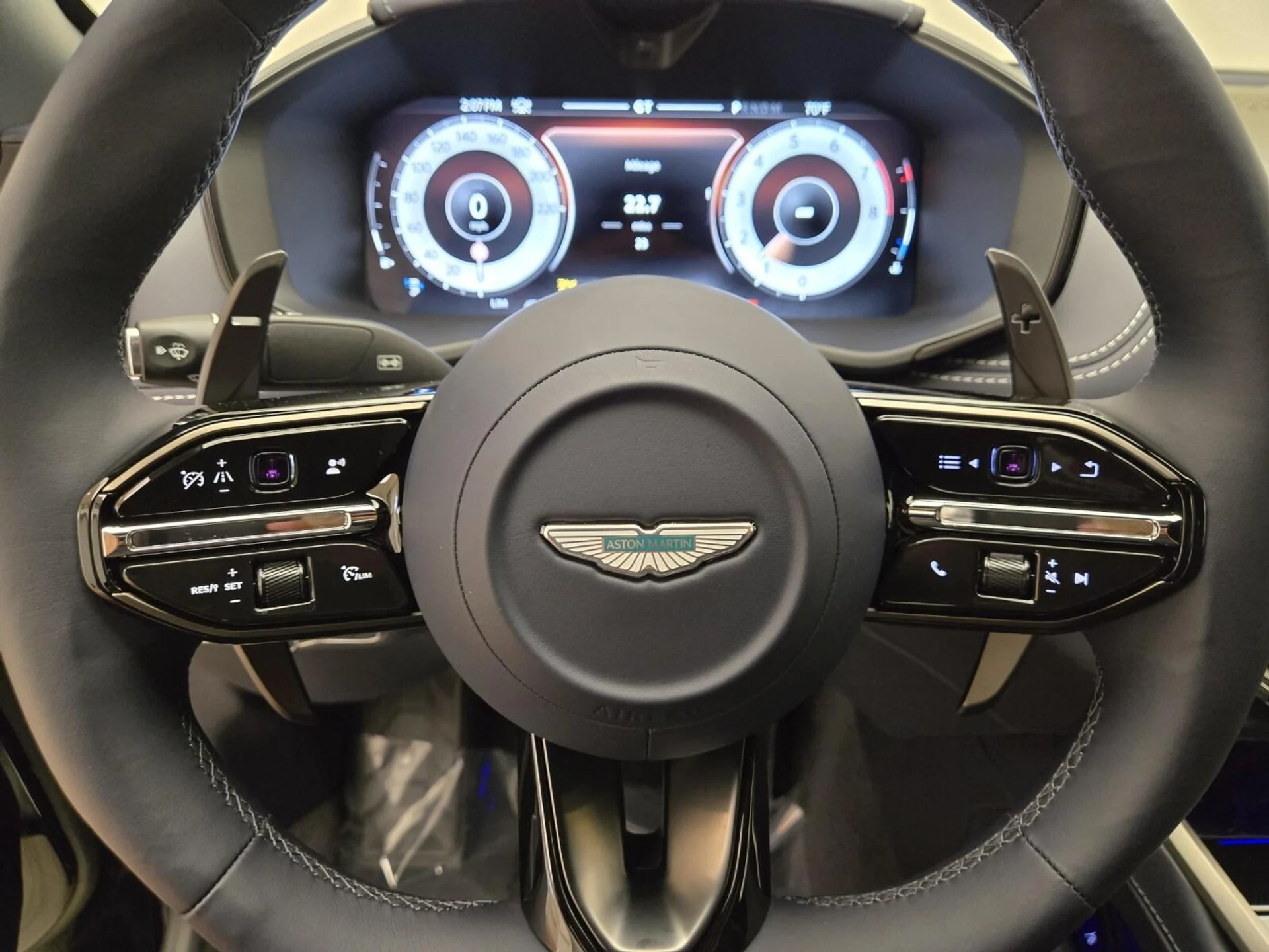mph034_413153827_New_2025_Aston_Martin_DBX_707_1753162636_8b4231cec3