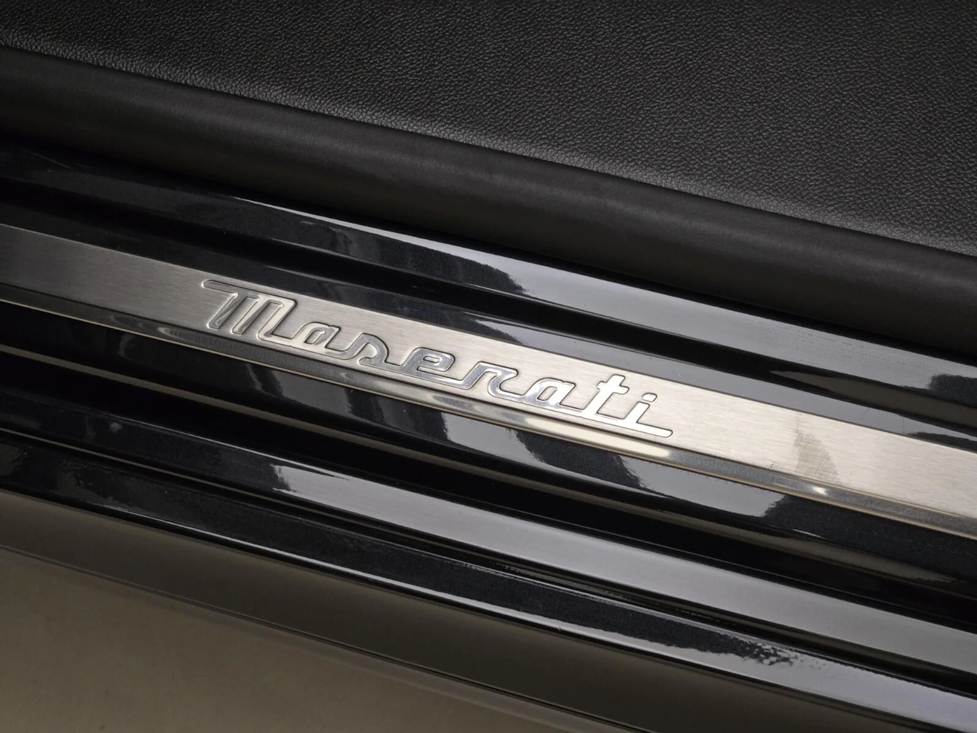 mph034_4133284791_Used_2025_Maserati_Grecale_Folgore_1765003996_7ae96e38f5