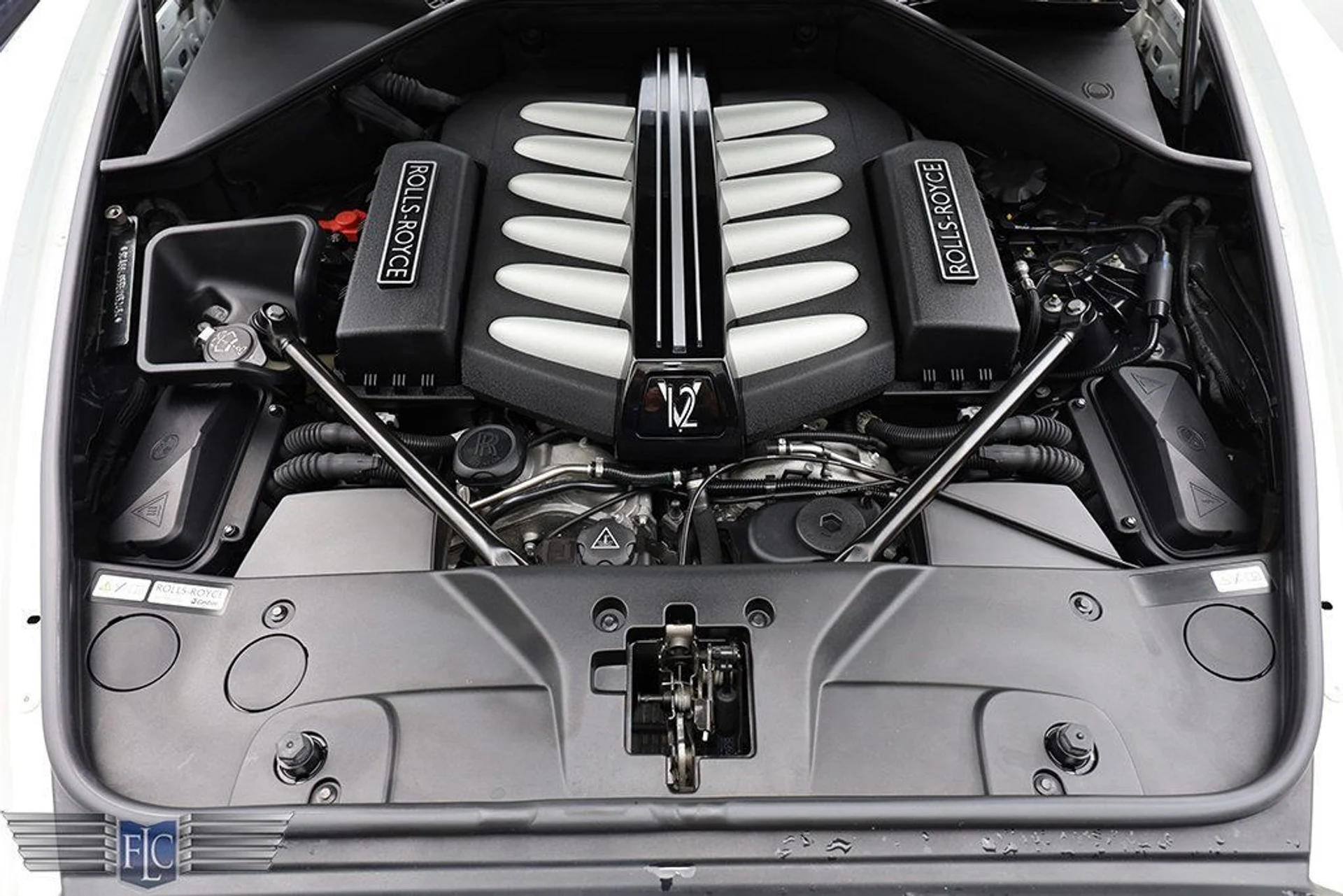 mph034_4139659858_used_2014_rolls_royce_ghost_4drsedan_6305_22786117_35_1024_d6215a2bf8