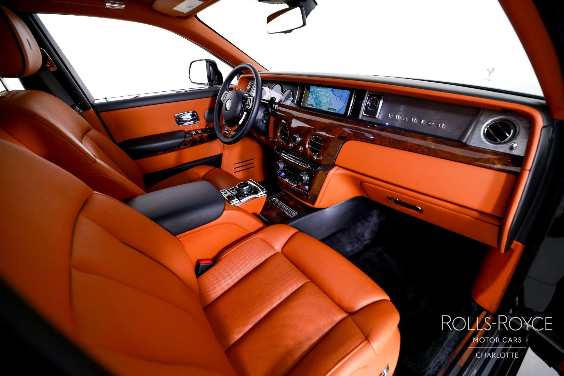 mph034_4163478703_Used_2018_Rolls_Royce_Phantom_1754410279_715b9a24f1