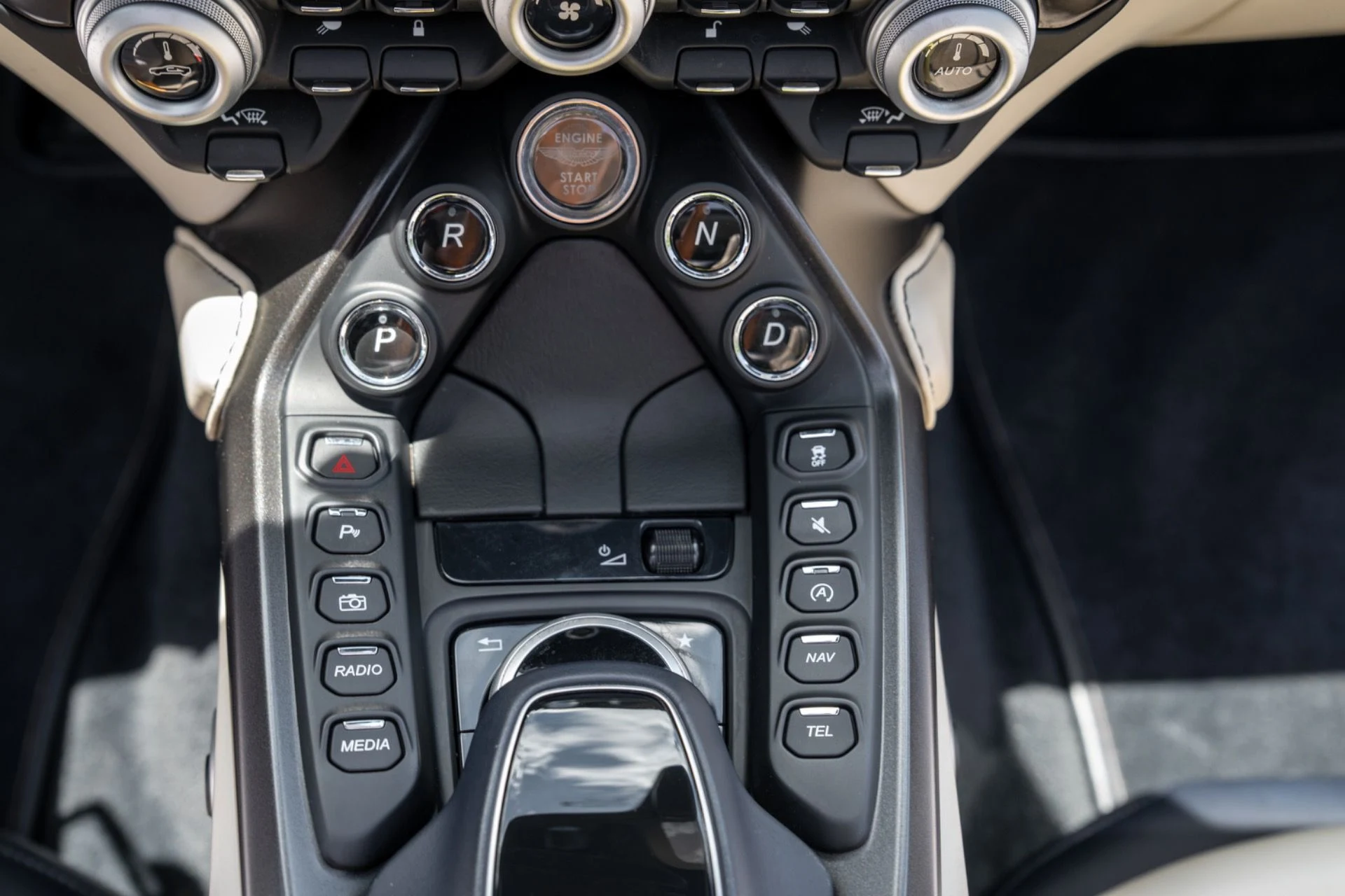 mph034_4164686047_Used_2021_Aston_Martin_Vantage_1781043641_11491e1c1a