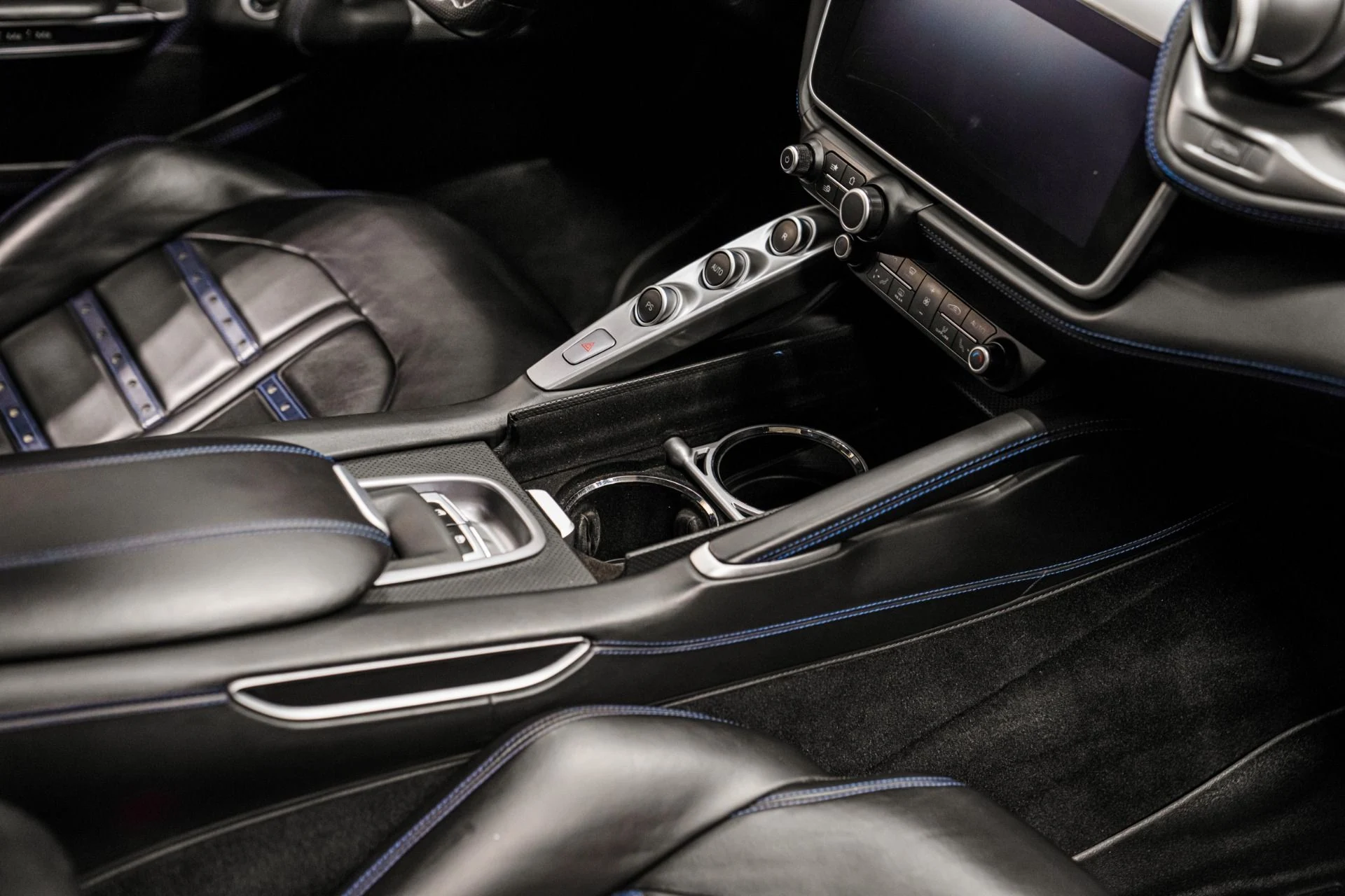 mph034_4178091393_Used_2019_Ferrari_GTC_4_Lusso_V12_1762198227_be656682cf