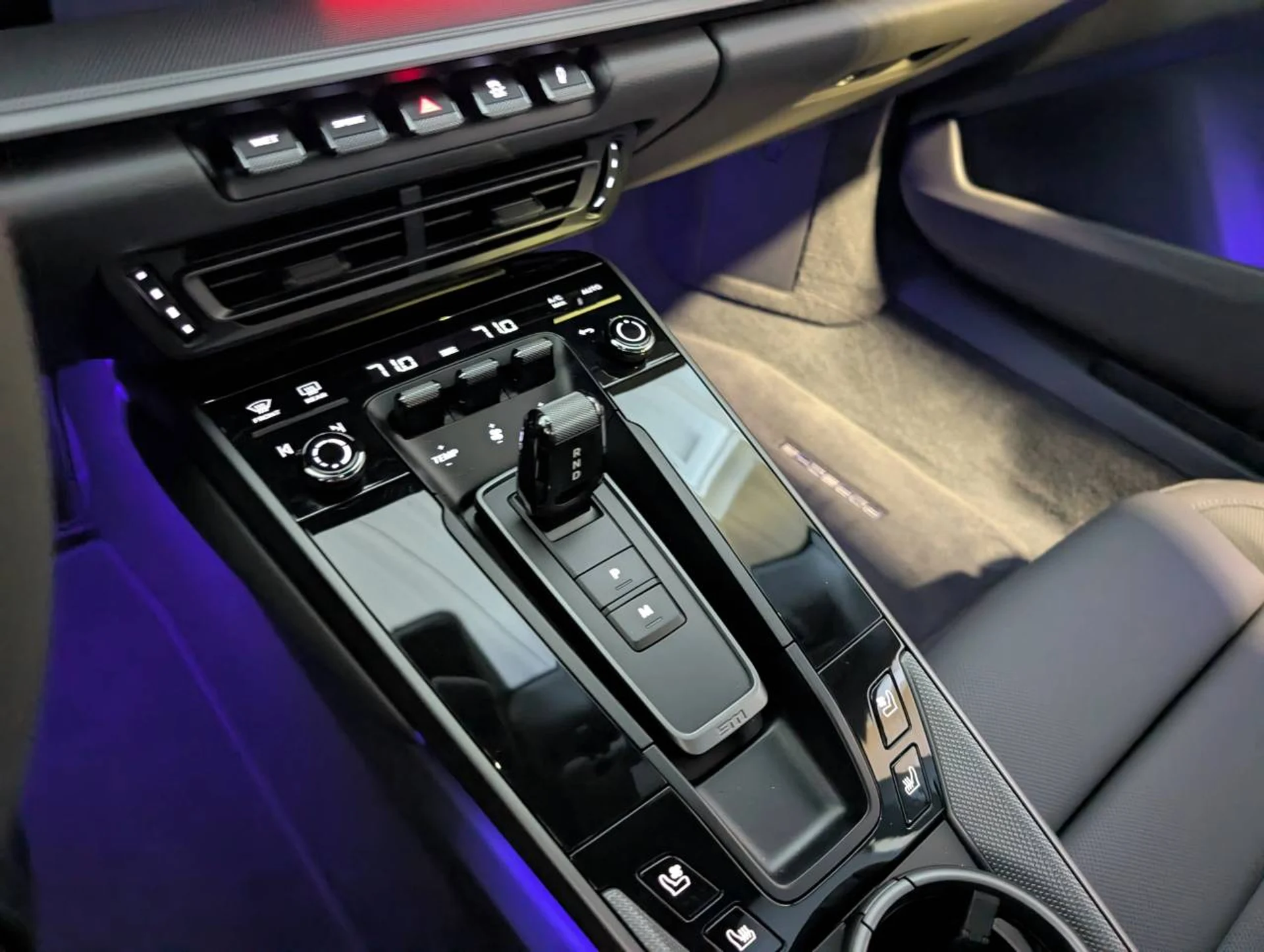 mph034_4185362791_a9249c86656be87b999f2f55c1d18dccx_1594e18c62