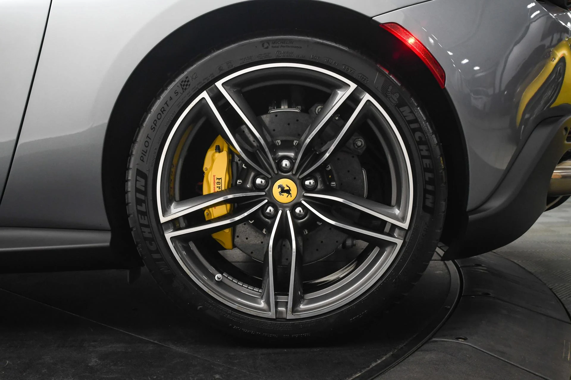 mph034_4186642314_Used_2025_Ferrari_Roma_Spider_1755677520_173b31e5bd