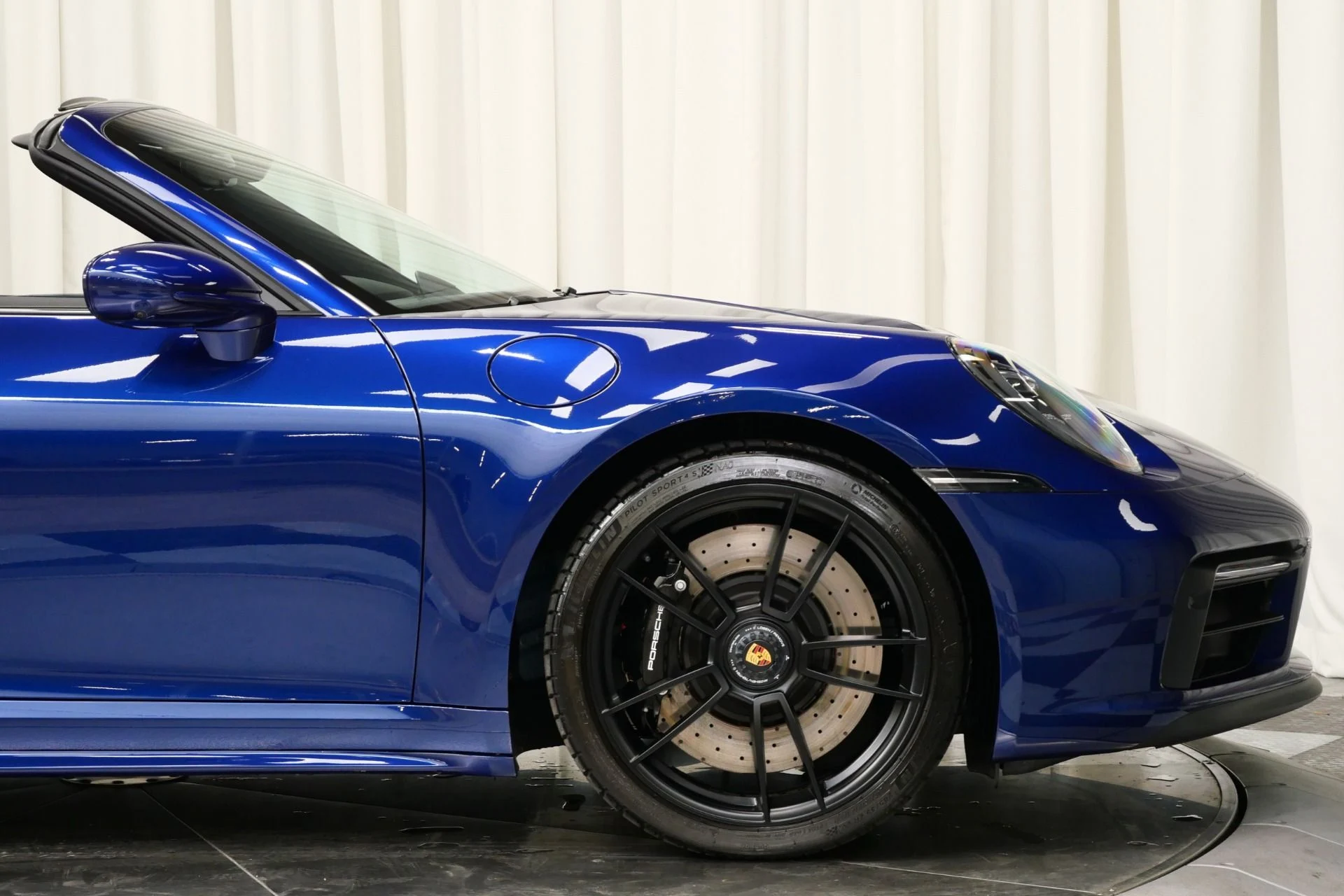 mph034_4199980497_Used_2023_Porsche_911_Targa_4_GTS_1761682285_05208e31aa