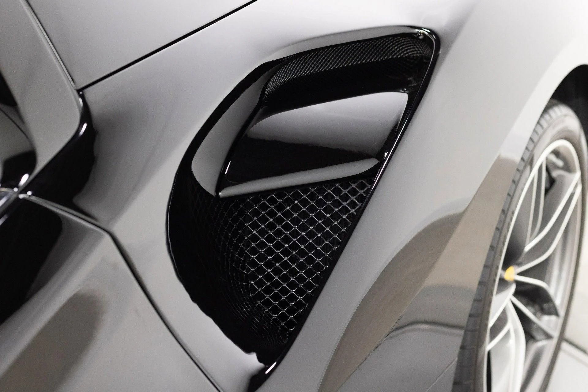 mph034_420092818_Used_2017_Ferrari_488_Spider_1777367838_27892c2119