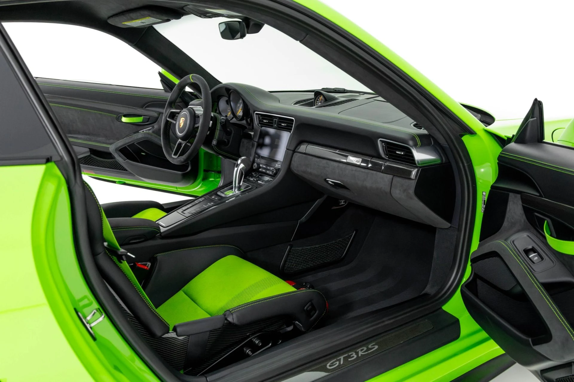 mph034_4202516552_Used_2019_Porsche_911_GT_3_RS_1763595284_41aaf5c7f9