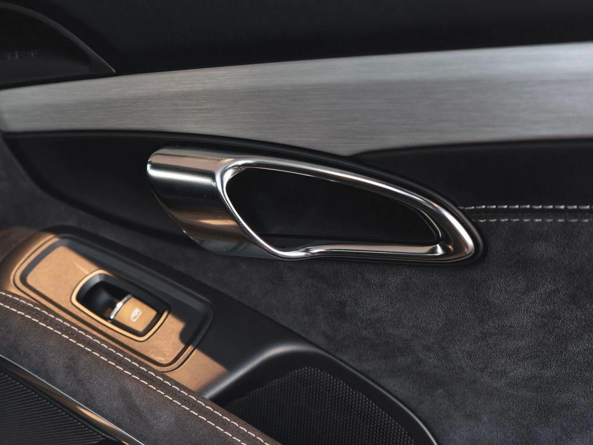 mph034_420387390_R_Wp_D2bi4_Fk_Ngztuhp_H_Qjg_FT_Ijq_M_ef83c2d323