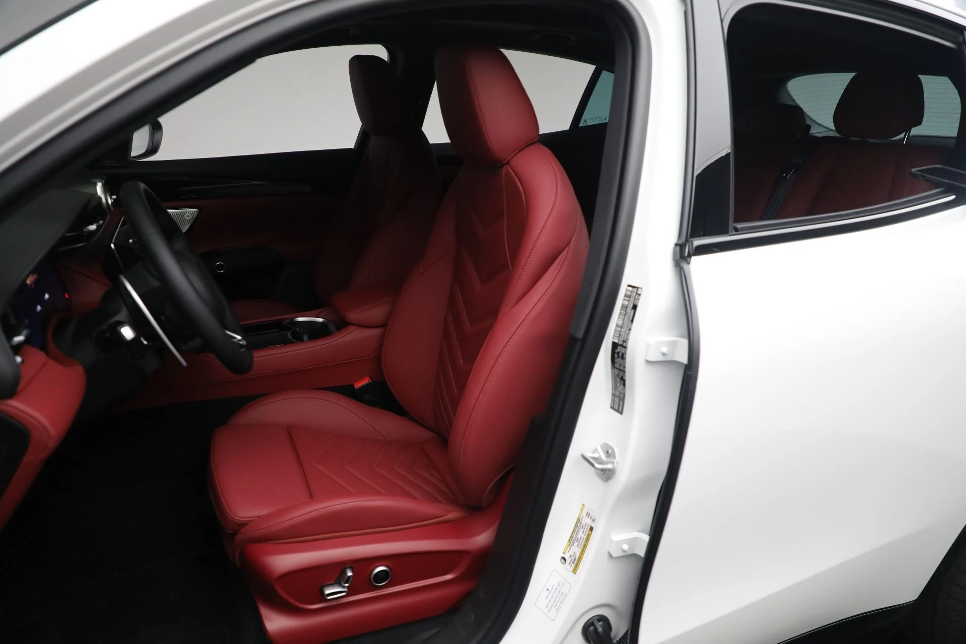 mph034_4206756240_New_2025_Maserati_Grecale_Folgore_3ea37ba9f4
