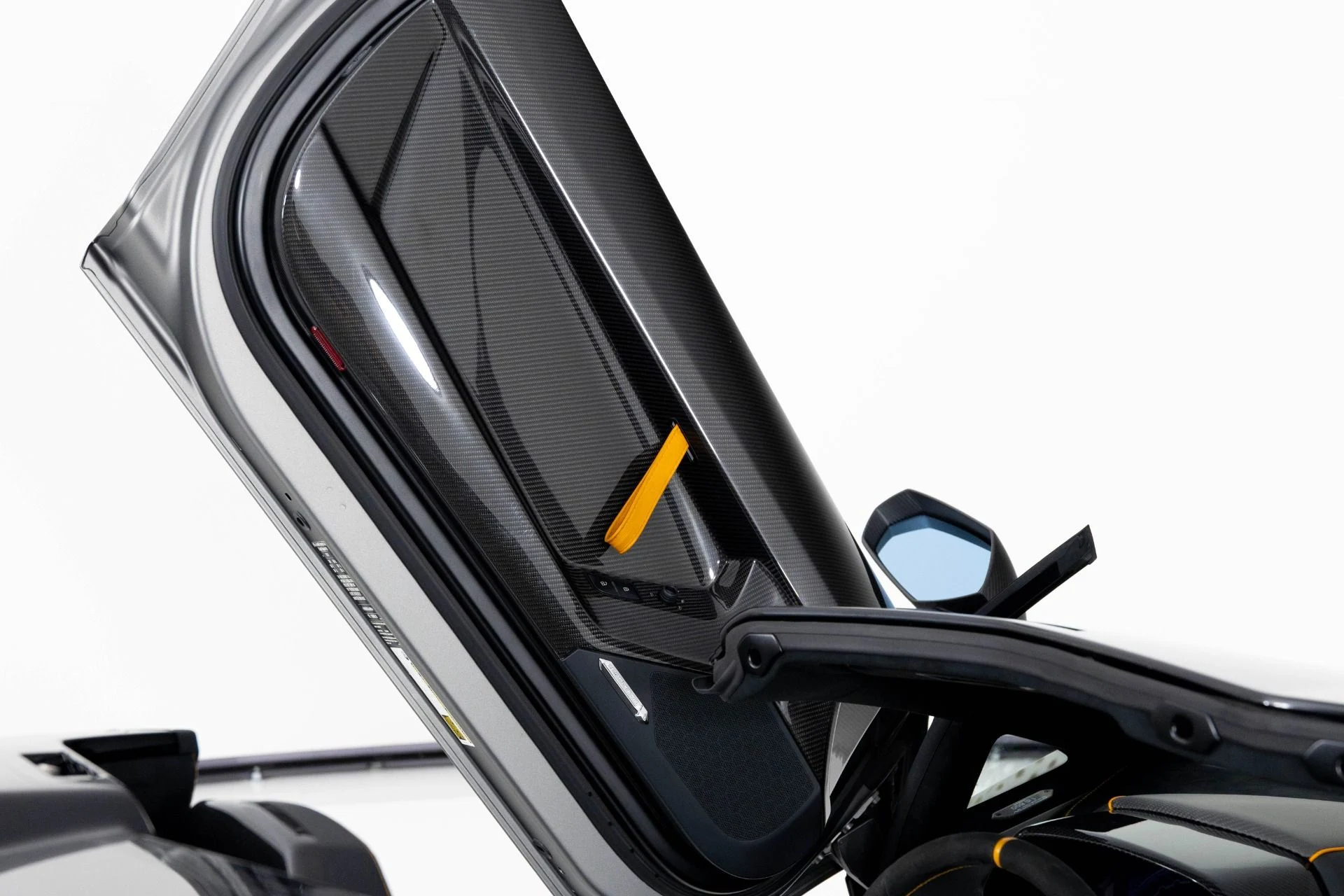 mph034_4208556512_Used_2020_Lamborghini_Aventador_SVJ_1759430122_9c300f6c70