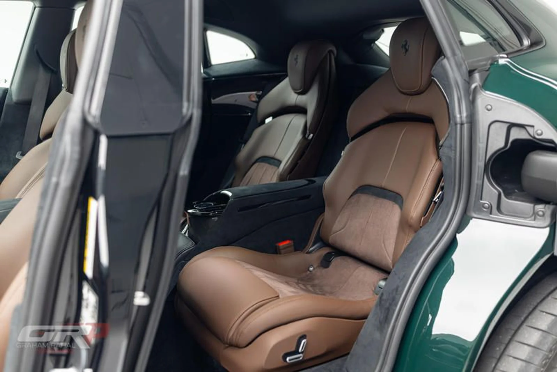 mph034_4211020971_DDAA_733_E_77_D5_47_C9_8062_164555343_B90_ba545f8ceb