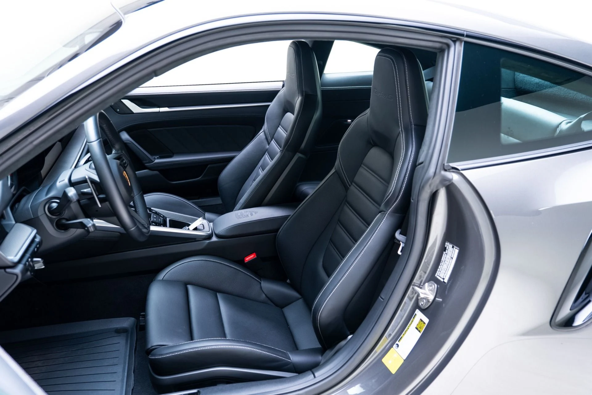 mph034_422700766_Used_2024_Porsche_911_Turbo_S_1769194055_be54f93fee