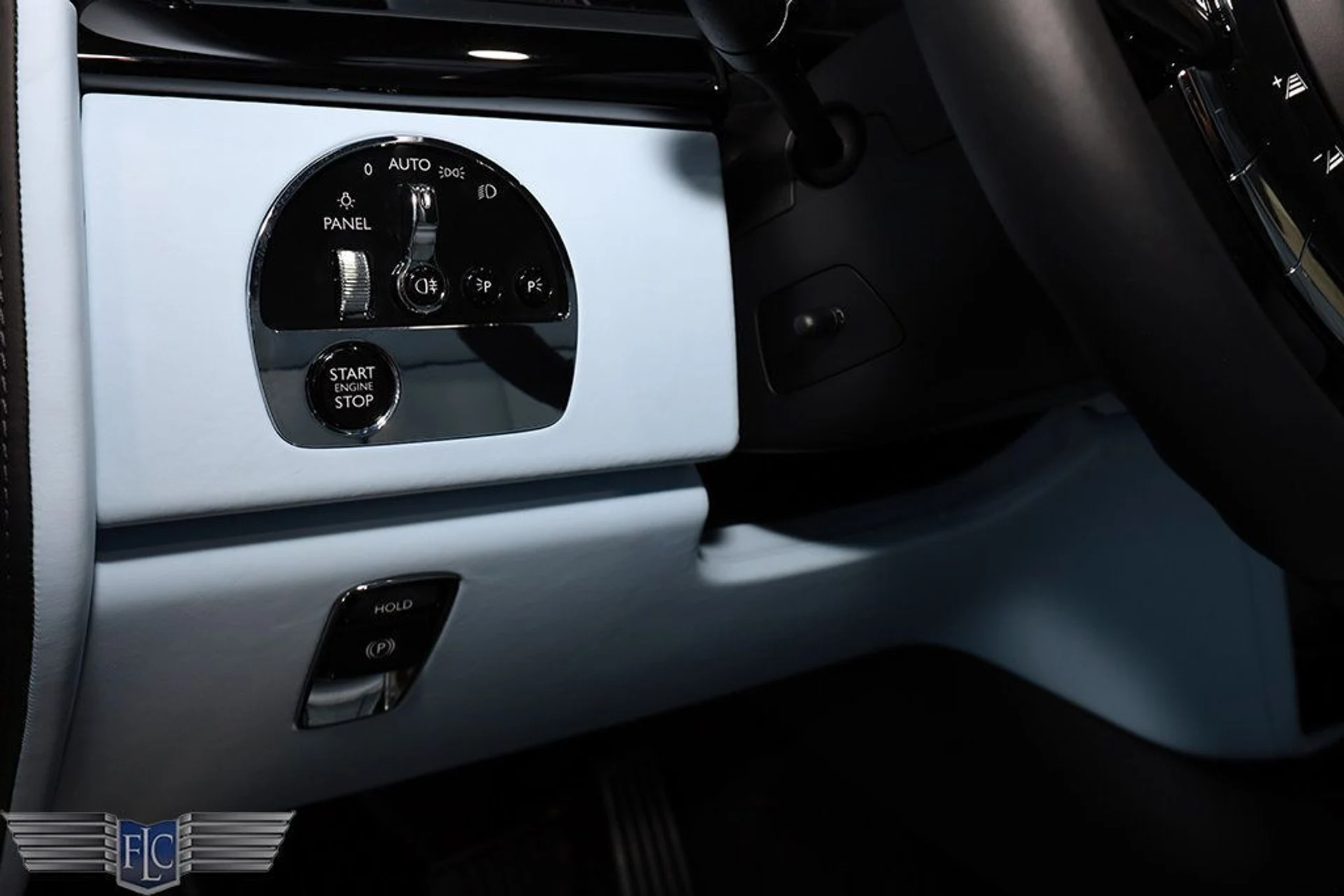 mph034_4228726329_used_2025_rolls_royce_phantom_sedan_9689_22959551_35_1024_b93d47b70c