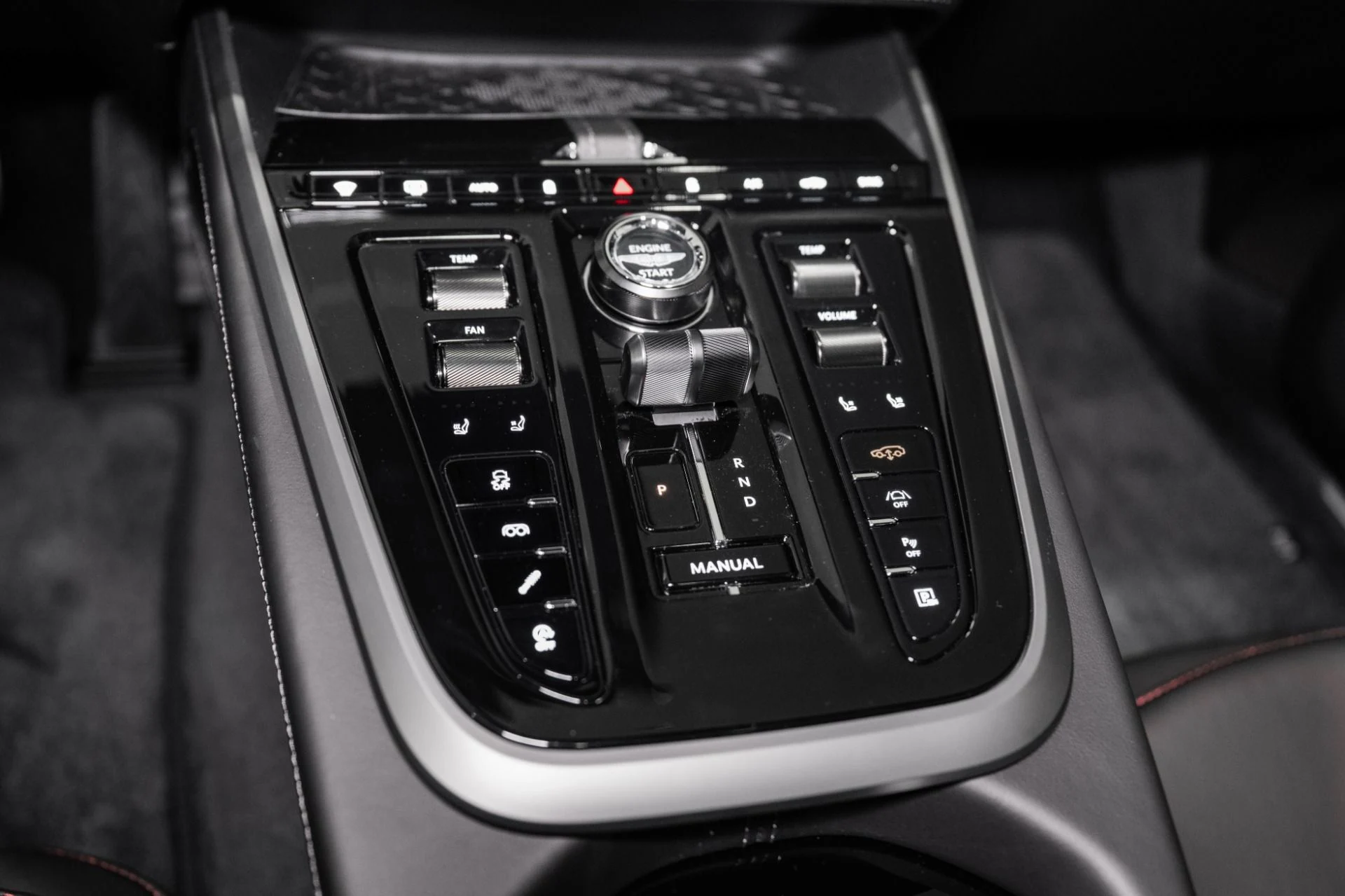 mph034_4239297740_New_2026_Aston_Martin_DBX_707_1765217762_5a78ccff0d