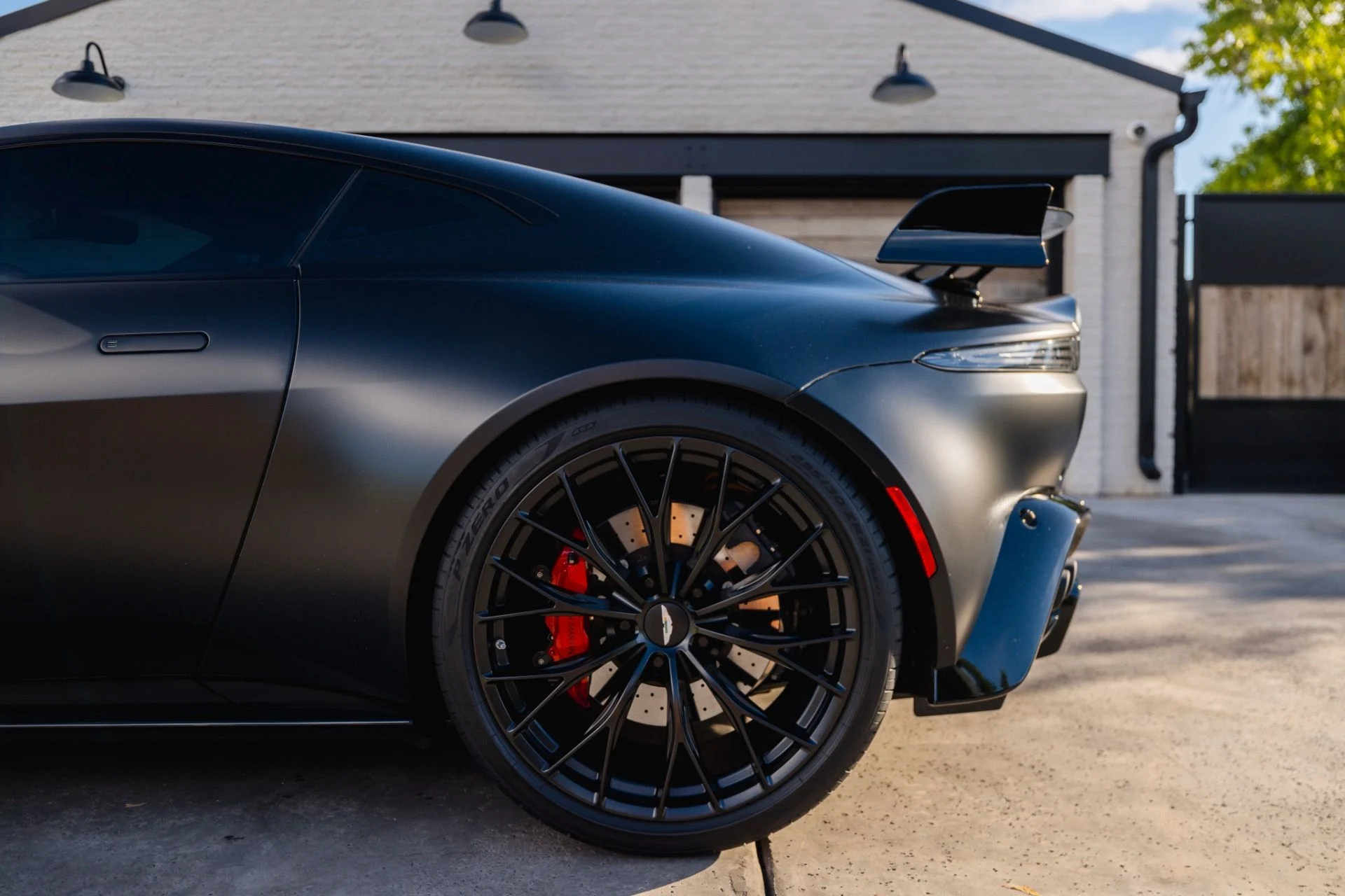 mph034_4242035852_Used_2023_Aston_Martin_Vantage_F1_Edition_1715792317_5bdce89574