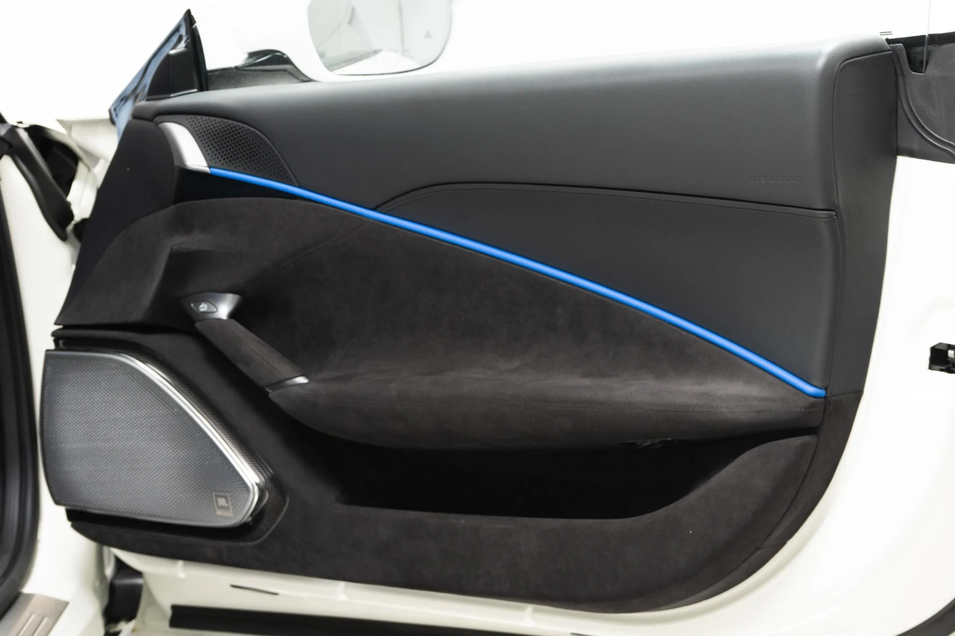 mph034_4292143717_Used_2022_Ferrari_Roma_Two_Tone_Interior_Carbon_Fiber_Interior_Trim_JBL_Hi_Fi_1787948407_690fa66e3c