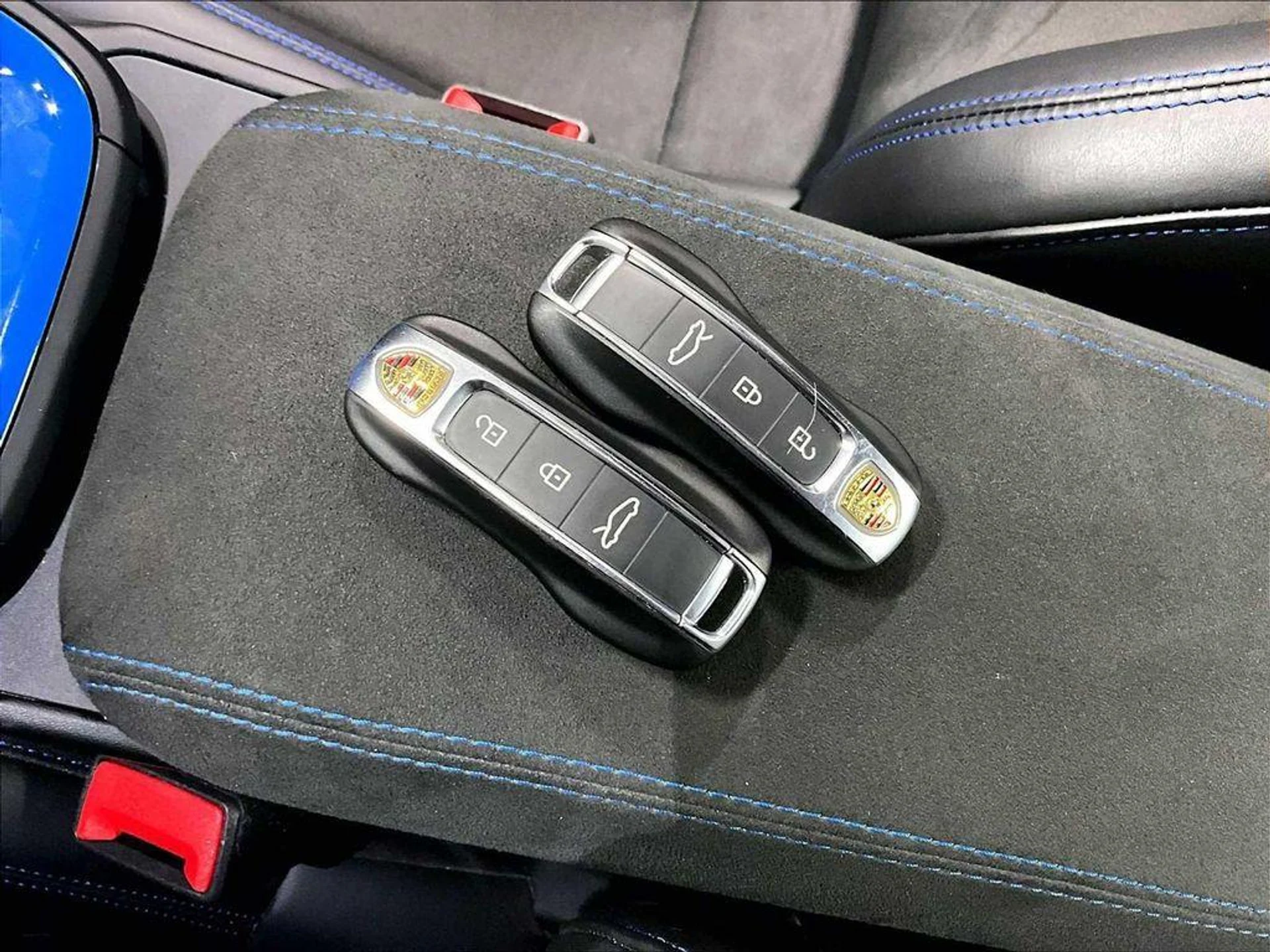 mph034_439116010_B_Cs_C71p_EECH_Xt_Sr1rgpf_X_w1_U4_E_5fb07e0bb0