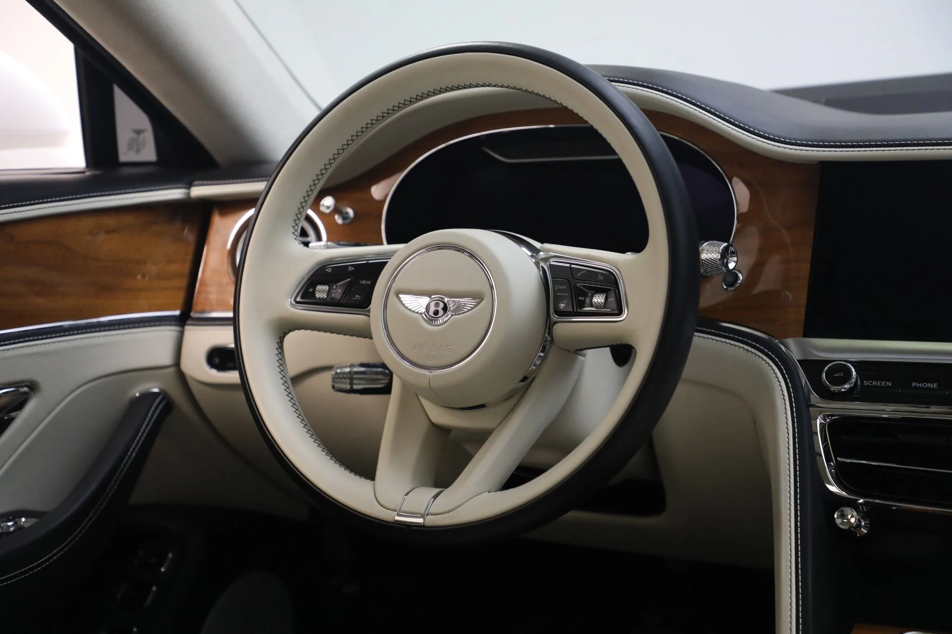 mph034_444999577_Used_2024_Bentley_Flying_Spur_Hybrid_7096b2284f