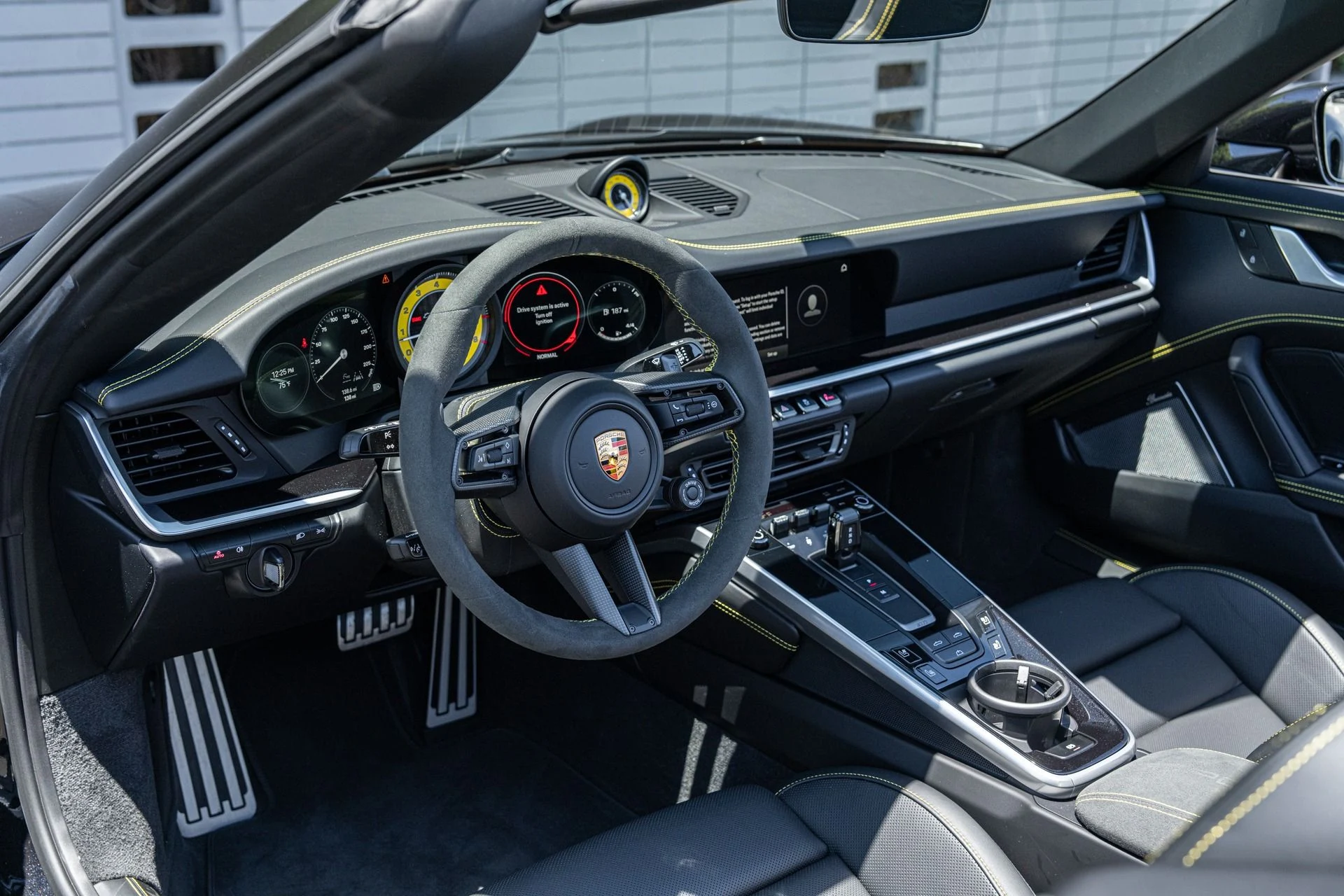 mph034_445404384_Used_2025_Porsche_911_Turbo_S_1753733832_f6cfac9394