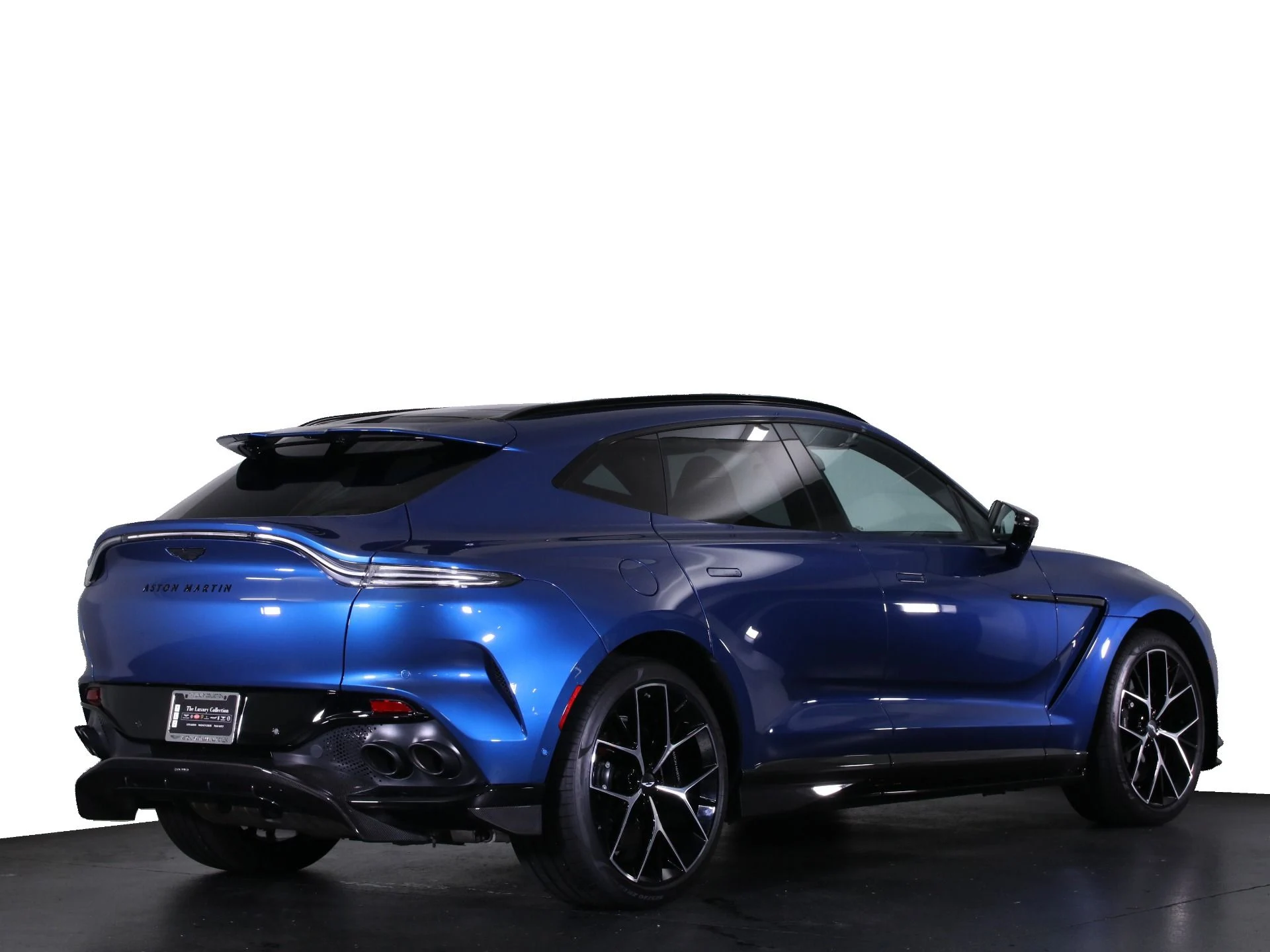 mph034_459189693_Used_2025_Aston_Martin_DBX_707_1758482784_e7b1caee78