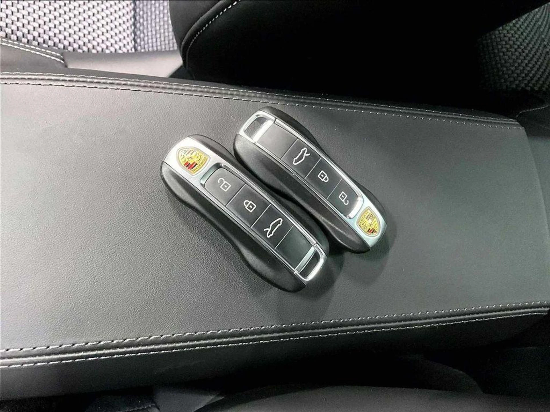 mph034_461407945_K6_X14_N_Tw_VD_Irl_H_e06_G64_o_Tb_Zs_2e019663be