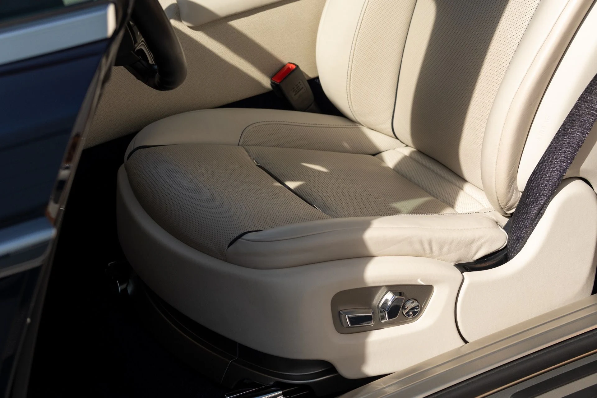 mph034_461622644_Used_2016_Rolls_Royce_Wraith_1762887509_8e0fcfb6be