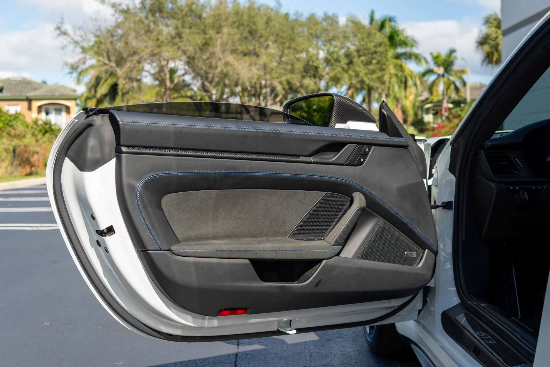 mph034_463766788_Used_2022_Porsche_911_GT_3_1769096243_17fda51344