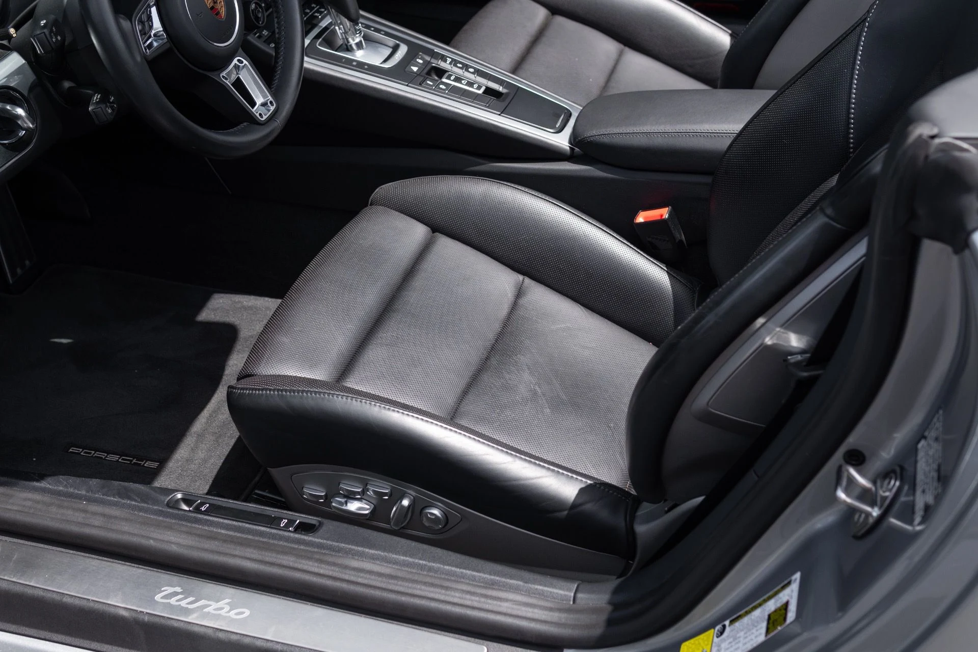 mph034_465486422_Used_2019_Porsche_911_Turbo_1775252644_1274617c46