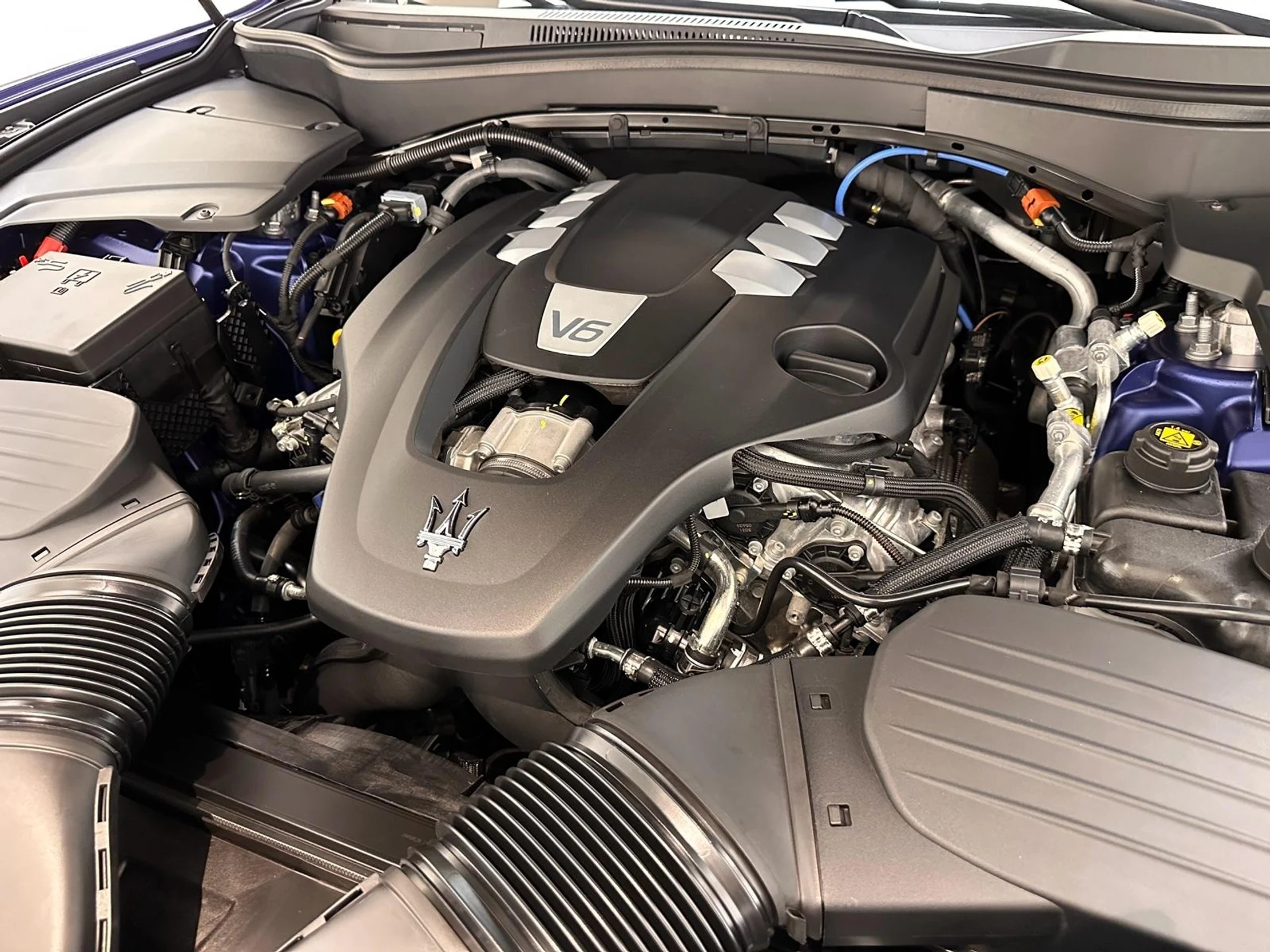 mph034_473959336_New_2024_Maserati_Levante_GT_1753160765_348fde7ae2