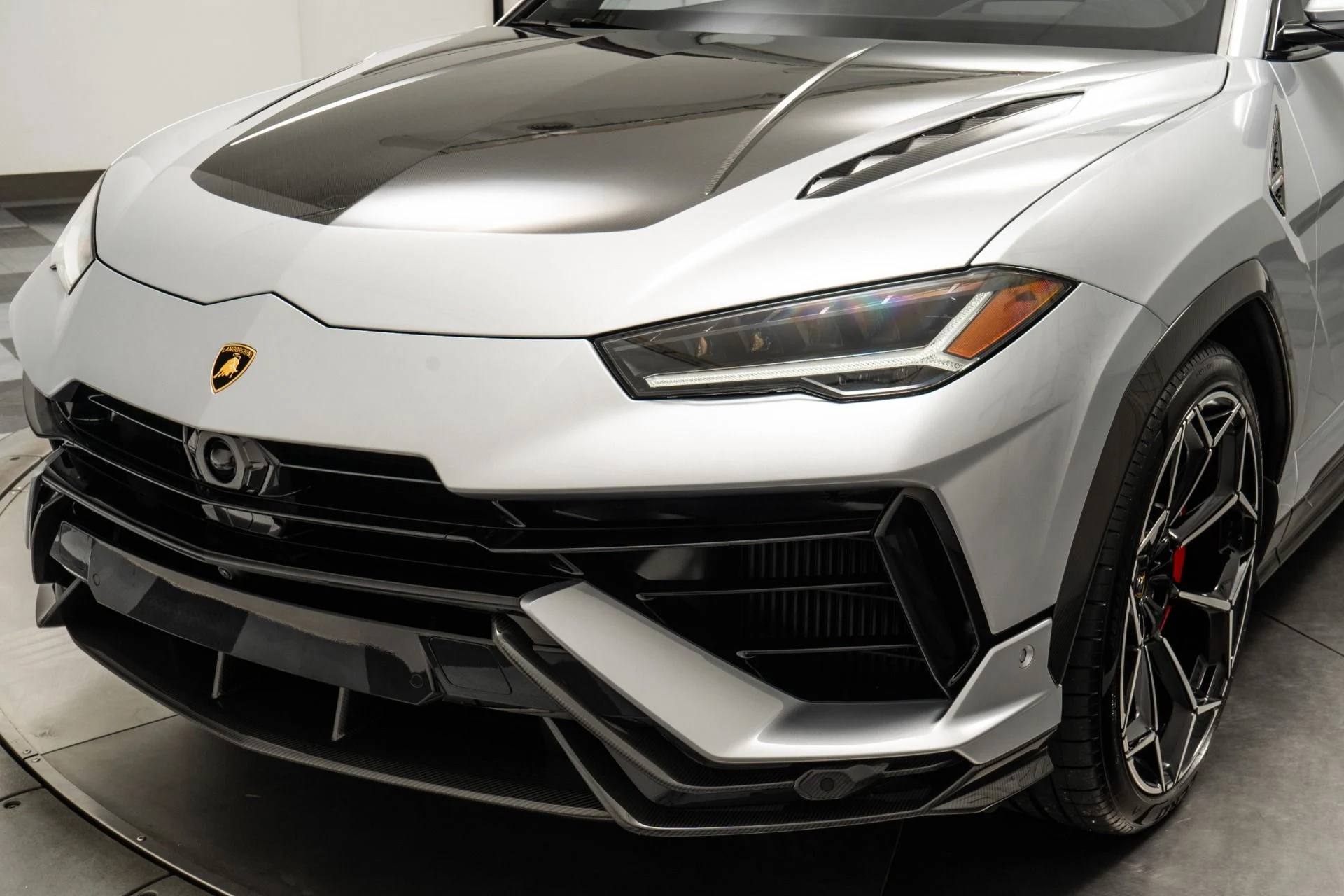 mph034_491308622_Used_2024_Lamborghini_Urus_Performante_657_Hp_ADAS_package_Carbon_Fiber_Trim_1768936745_b29895d99e