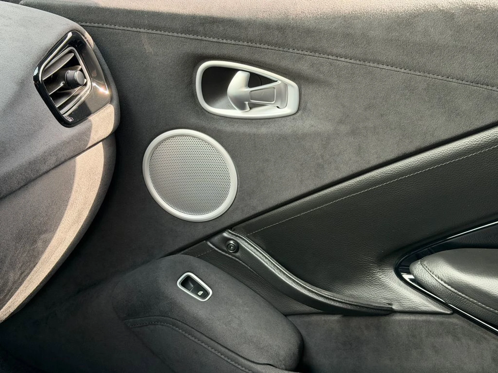 mph034_494067426_ad792f1ac3e34599a82cdcc59a69ed37_e51f37d3b0