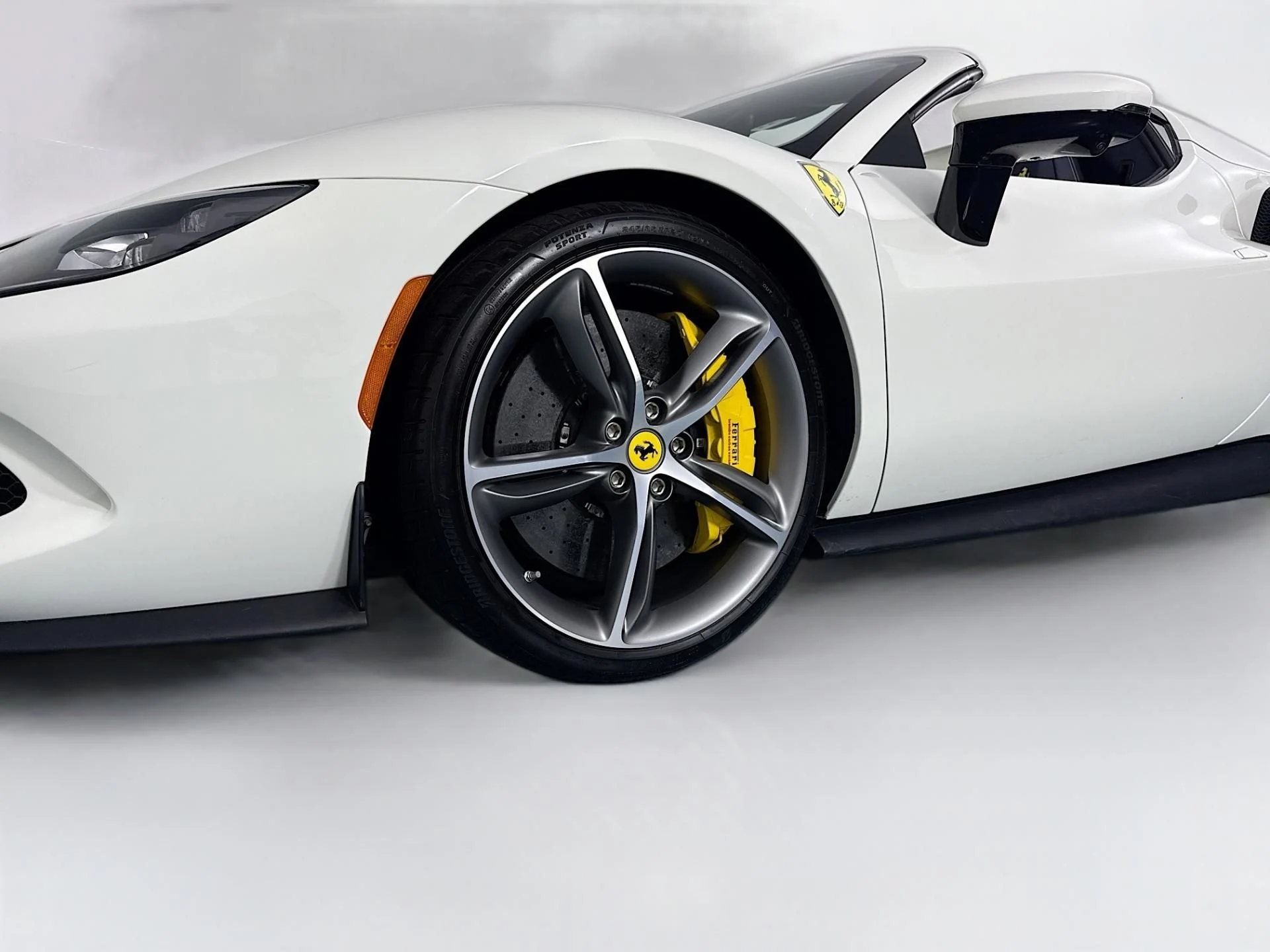 mph034_500297048_Used_2025_Ferrari_296_GTS_1784316870_87aa8b95f5