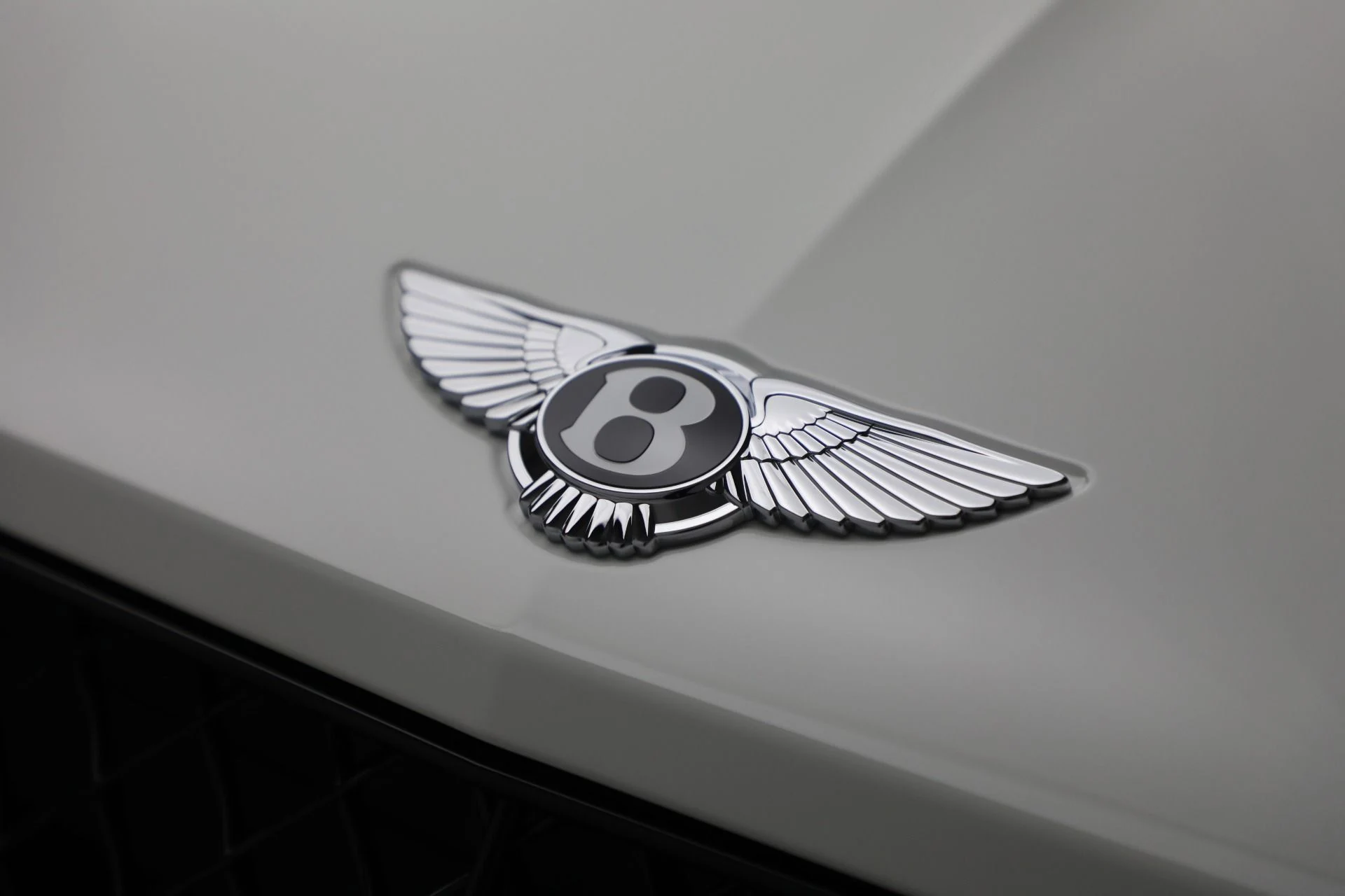 mph034_504233616_New_2025_Bentley_Bentayga_V8_320eb309b4