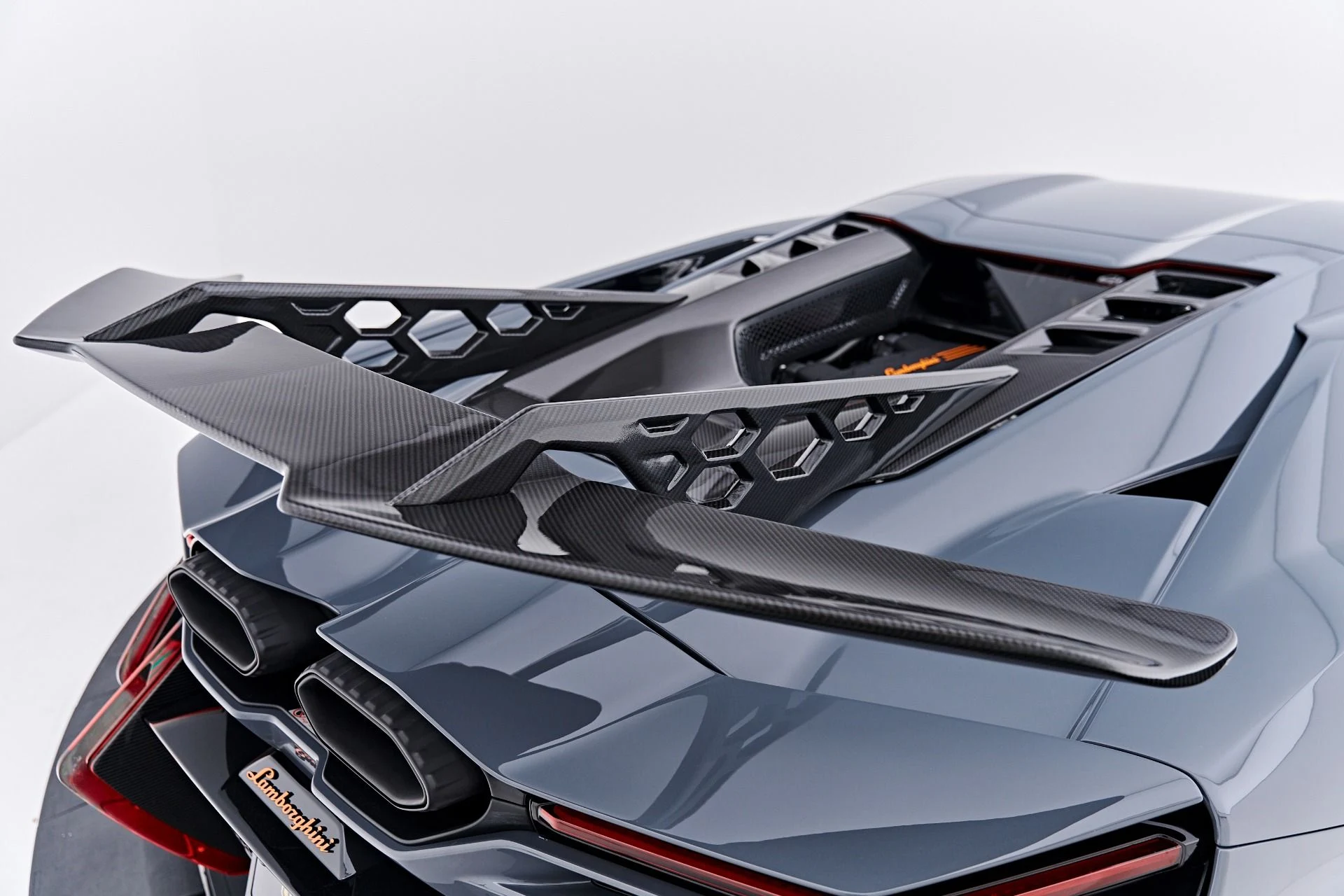 mph034_513039120_Used_2024_Lamborghini_Revuelto_Base_1789623419_4371ca4434