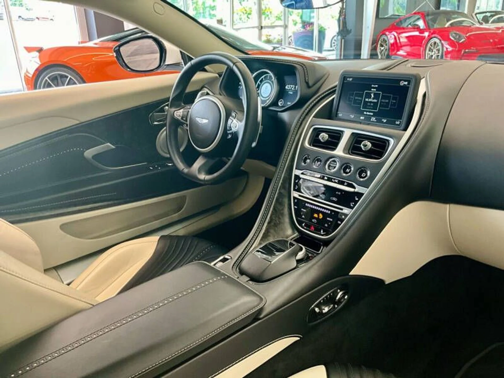 mph034_517950412_2018_aston_martin_db11_v12_2dr_coupe_acddf95f8c