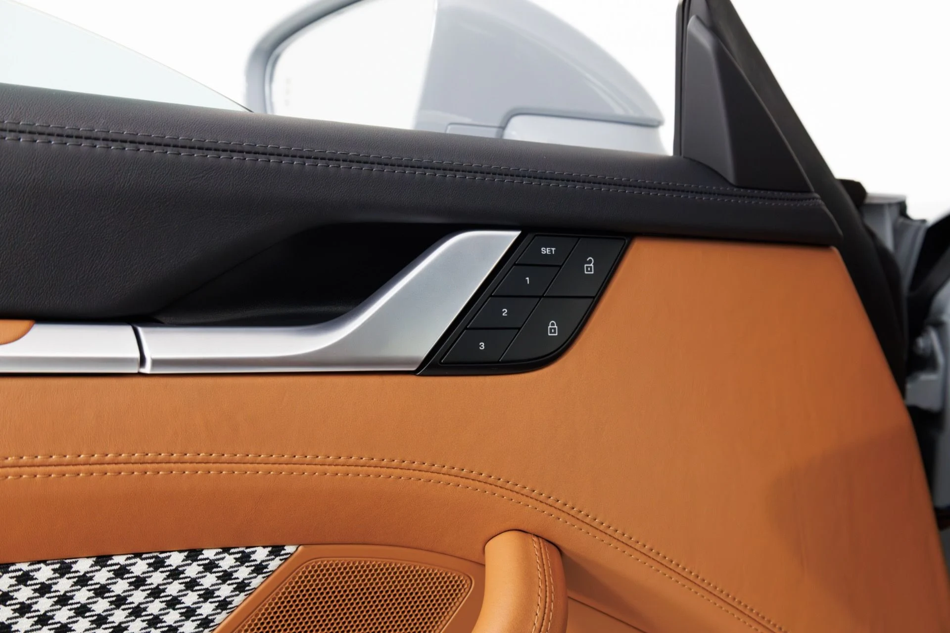 mph034_520385346_Used_2023_Porsche_911_Sport_Classic_1775497644_e61d912132