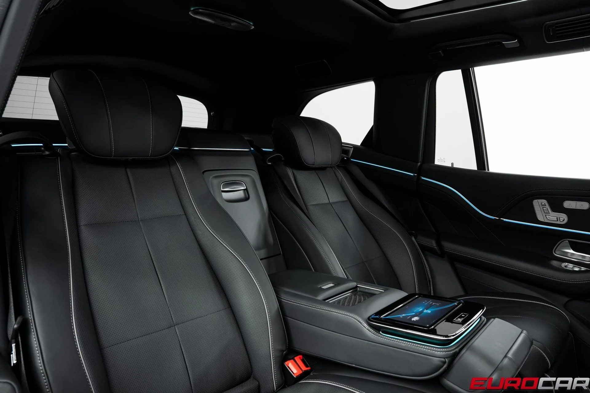 mph034_521830655_image_35_8db10ce819