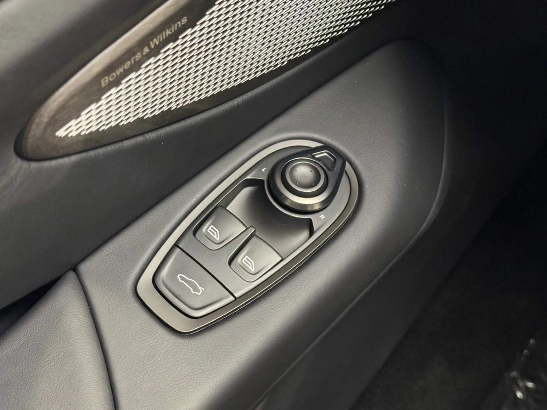 mph034_526921413_vjs5airdr19s6tc7oalyqw1zlvq6_0c4dee905e