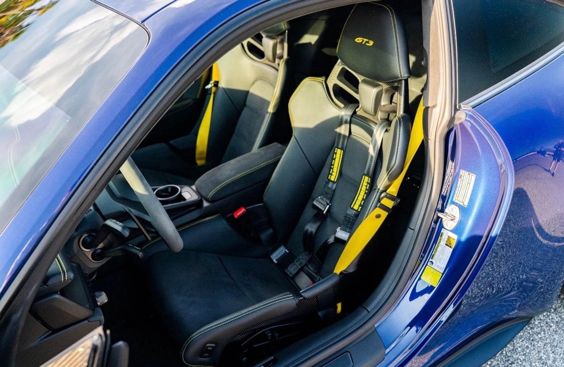 mph034_537652399_Used_2024_Porsche_911_GT_3_1774535224_64d0f13393